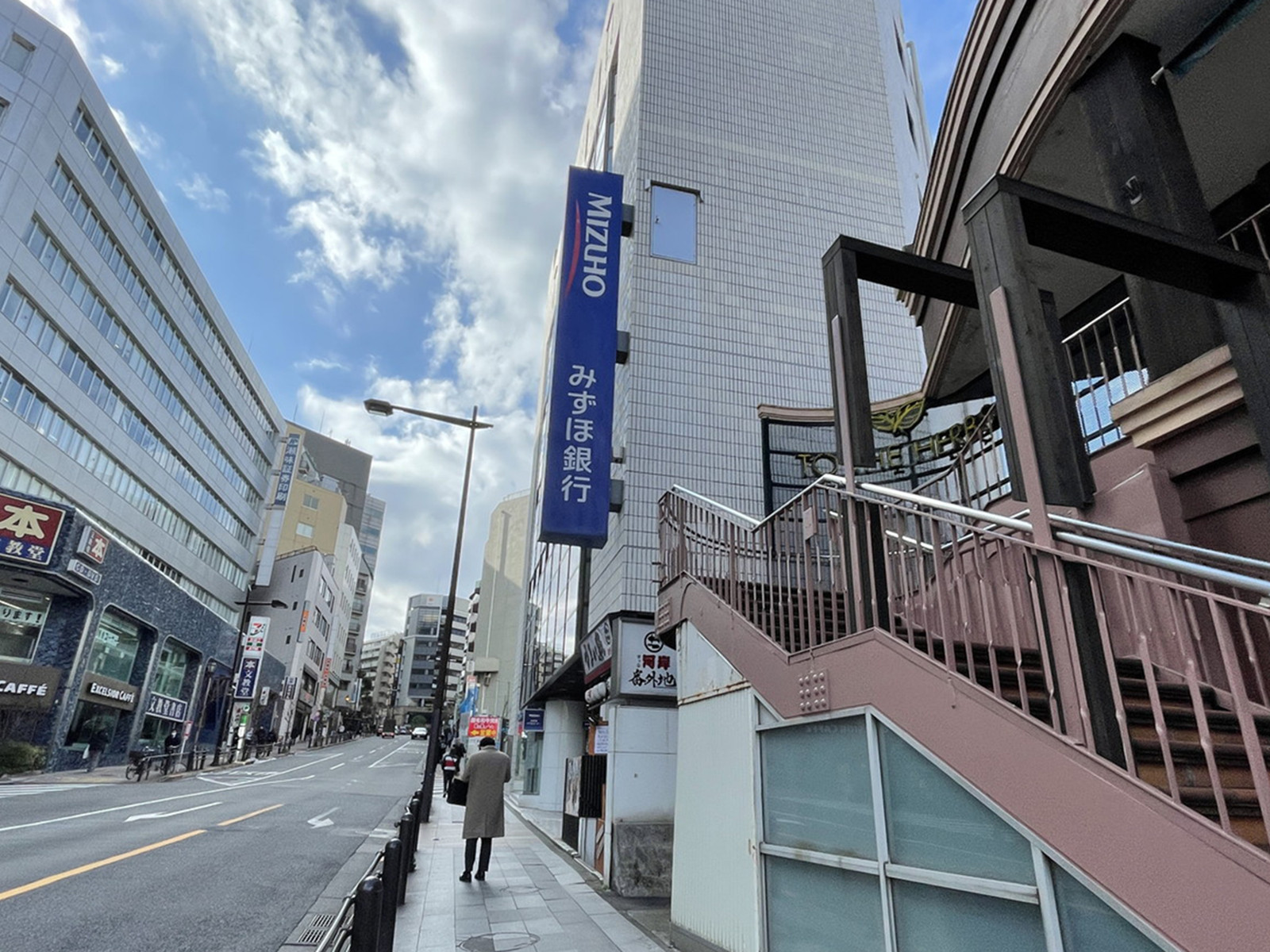 徒歩2分のみずほ銀行 市ヶ谷支店