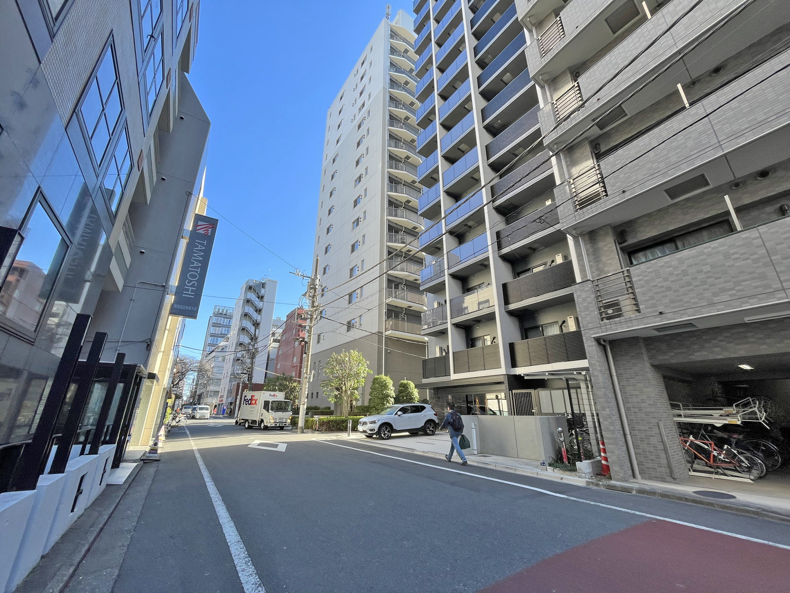 アクタス岩本町前面通り