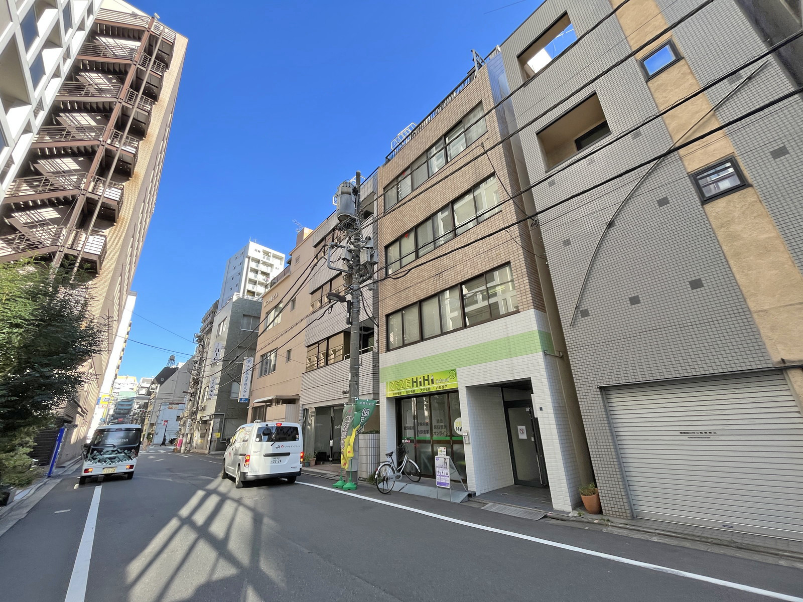 曙ビル前面通り