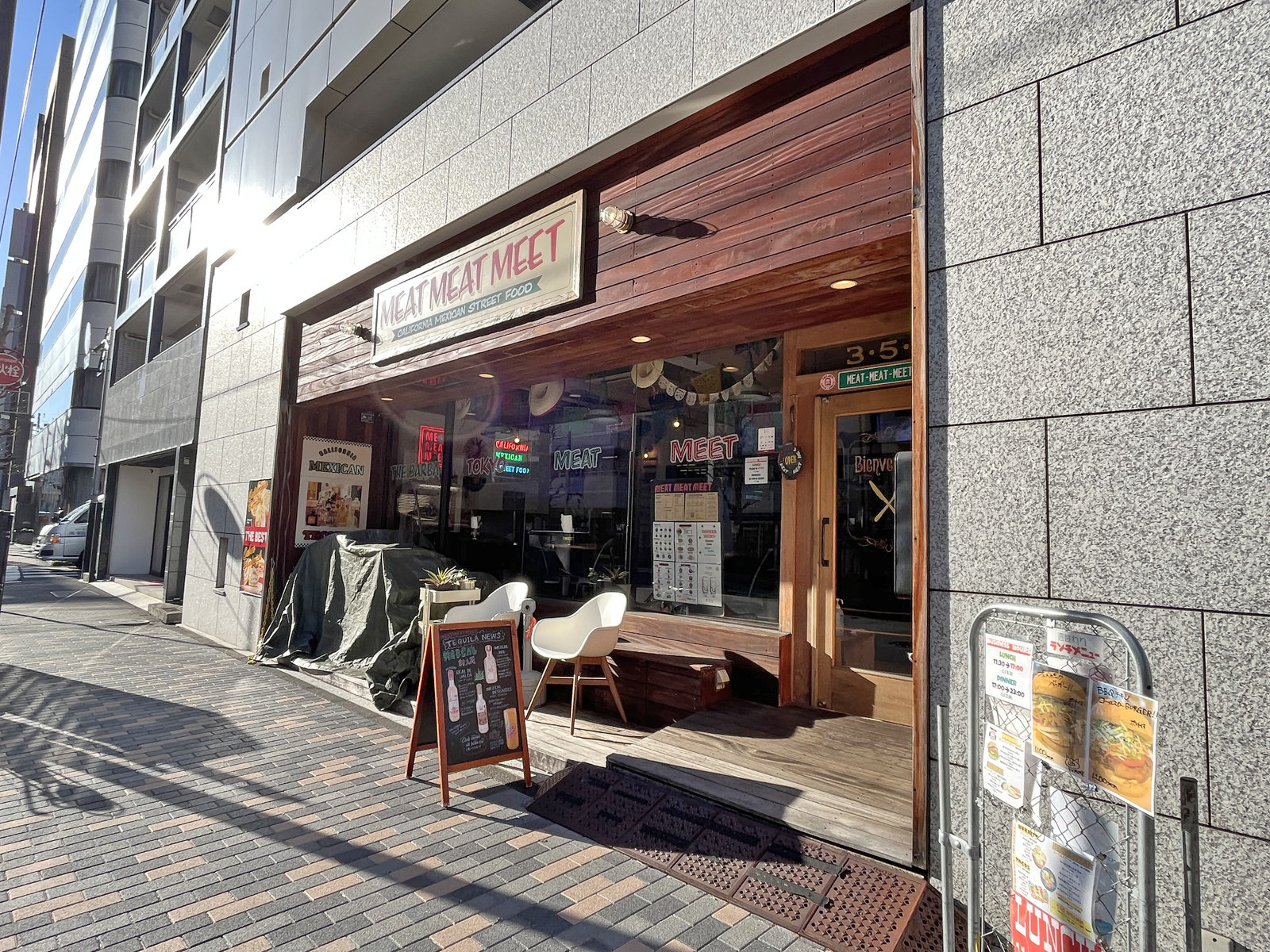 向かいのTHE BARBA TOKYO meat meet