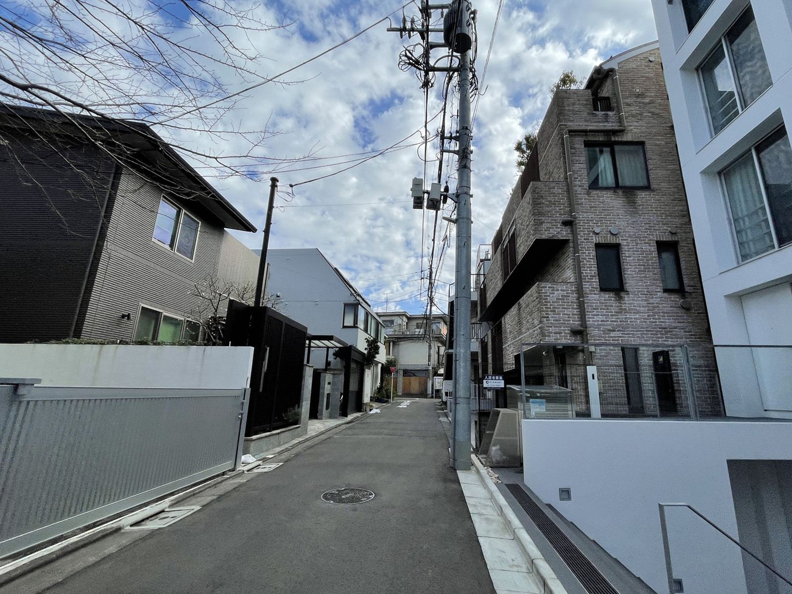 周辺は落ち着いたエリア