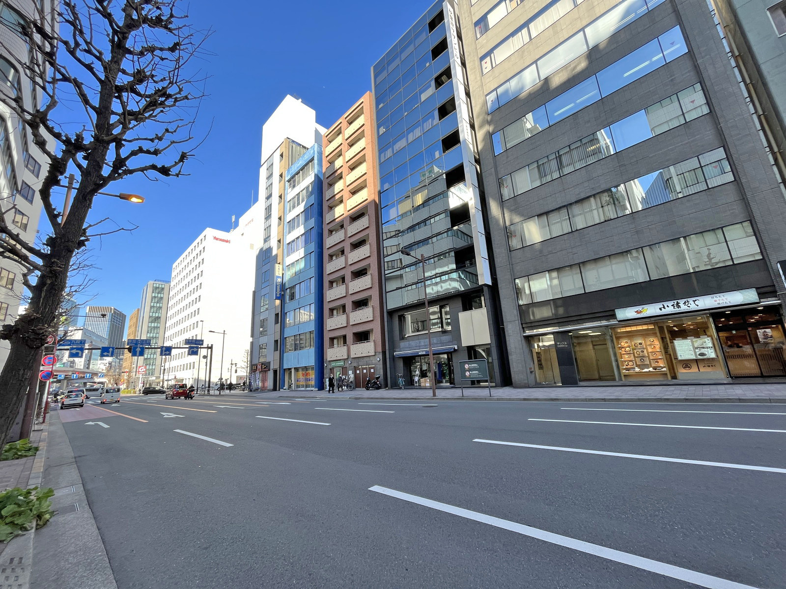 SN岩本町ビル前面の水天宮通り