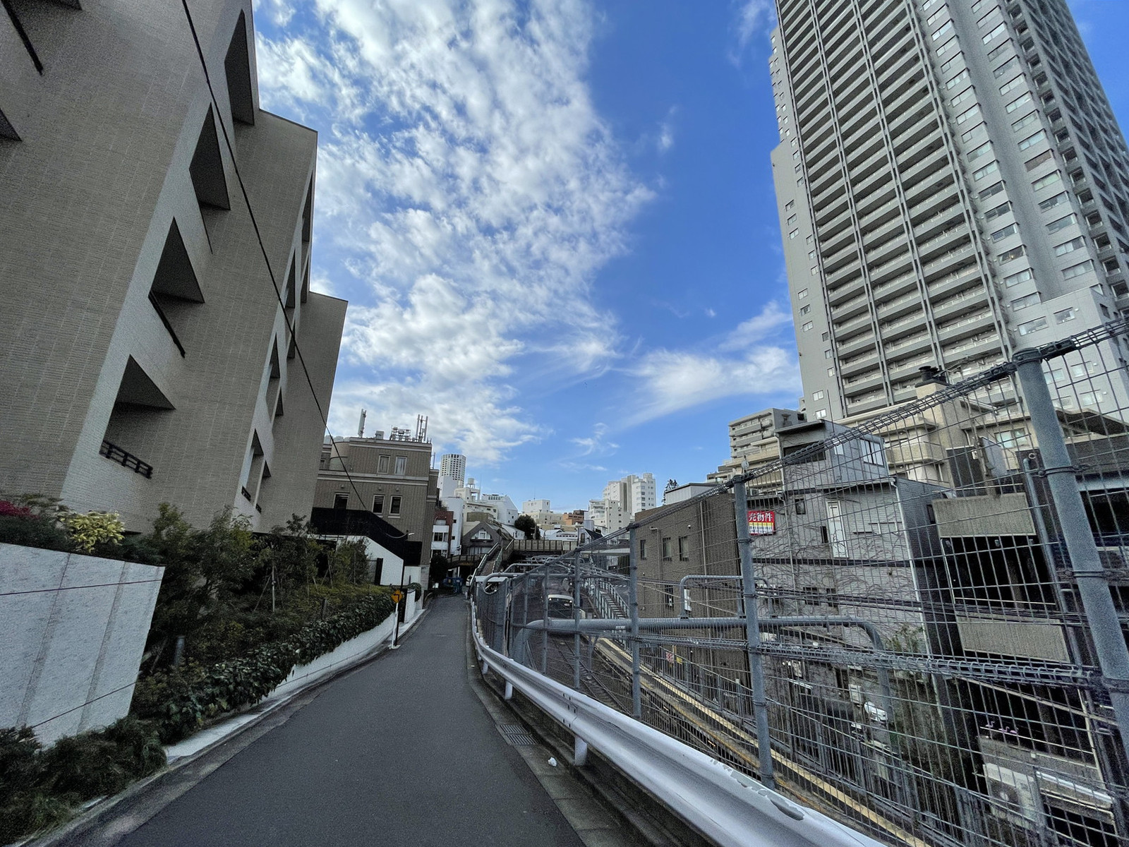 WAVE代官山前面の通り