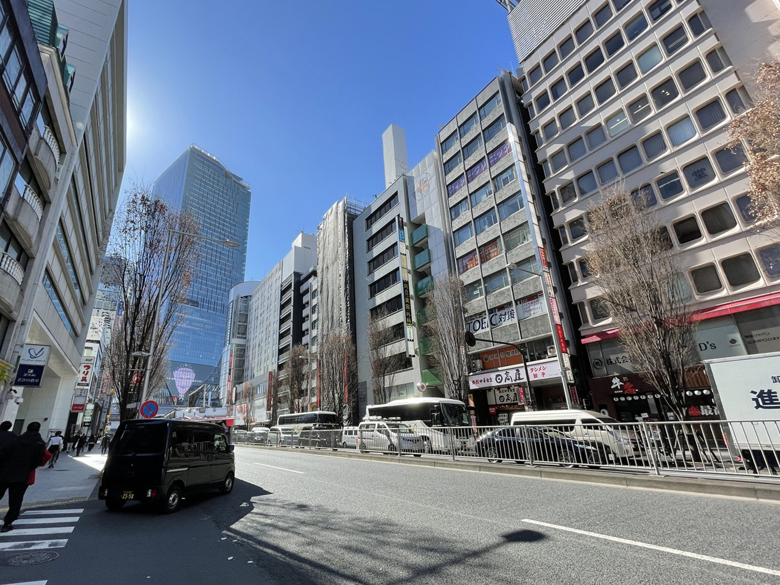 渋谷百瀬ビル前面の通り