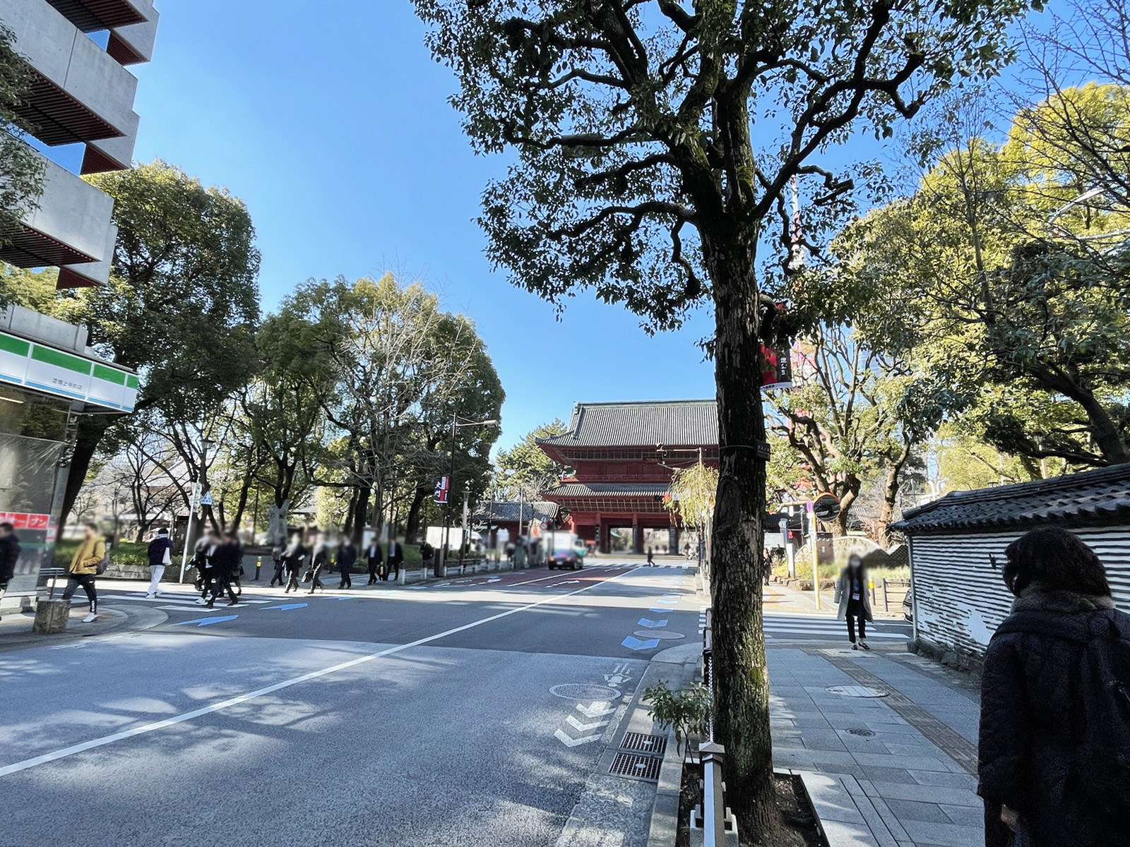 芝公園ビル前面の通り
