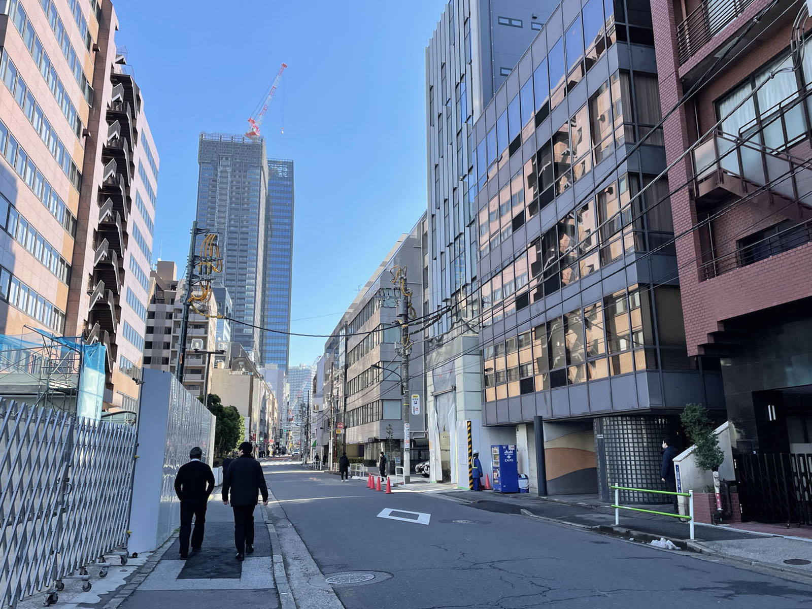 芝マツオビル前面の通り