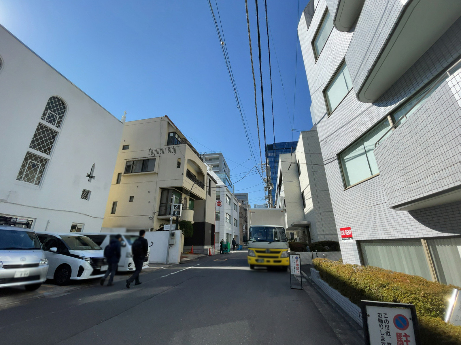 第2大新京ビル前面の通り