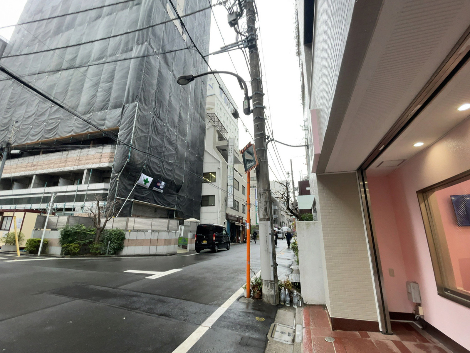 KOA新宿前面の通り