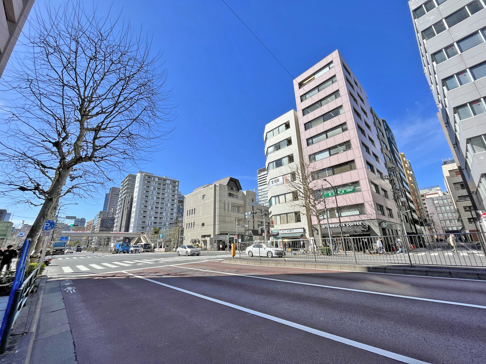 大広ビル前面新大橋通り