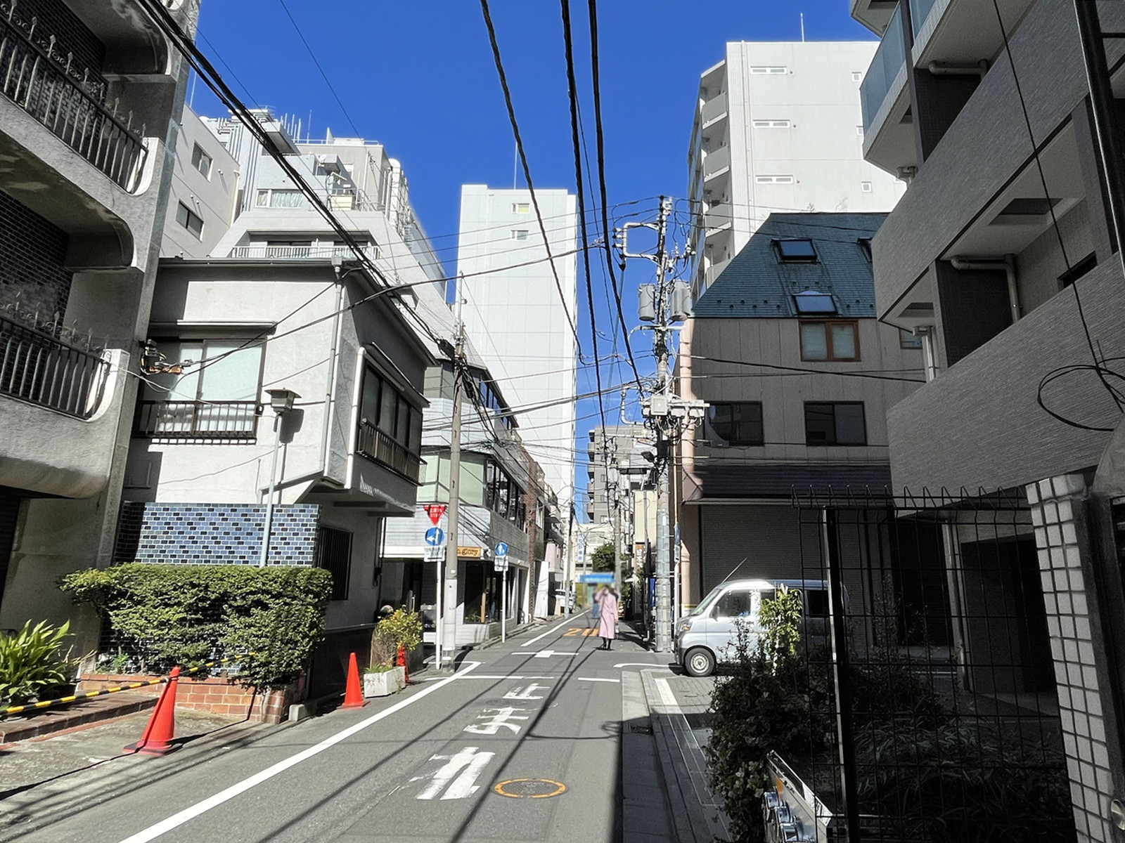 KNビル前面の通り