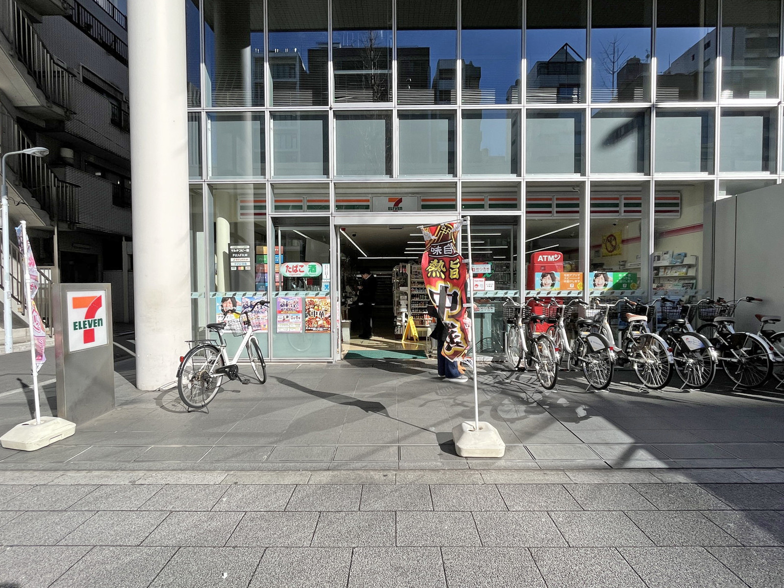 徒歩1分のセブンイレブン台東二丁目店