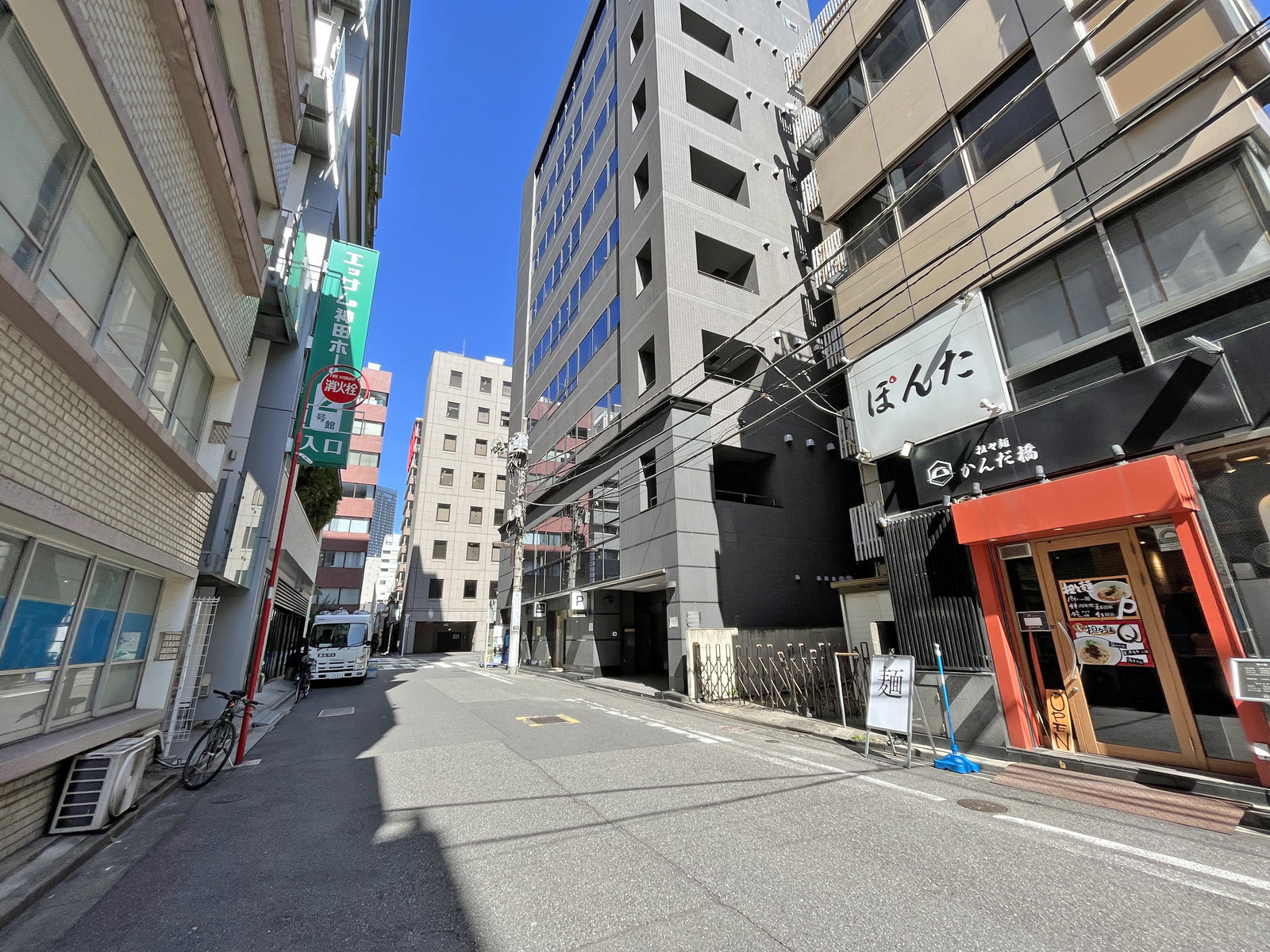 松浦ビル前面通り