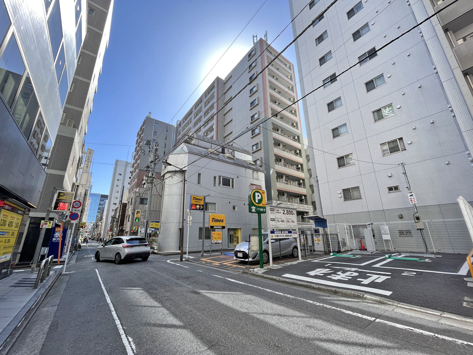 クレス不動産神田ビル前面通り