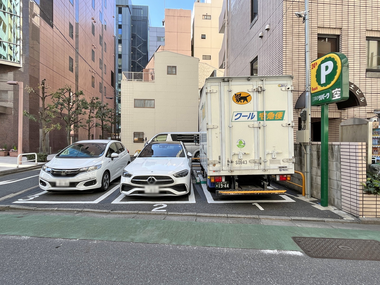 隣のコインパーキング