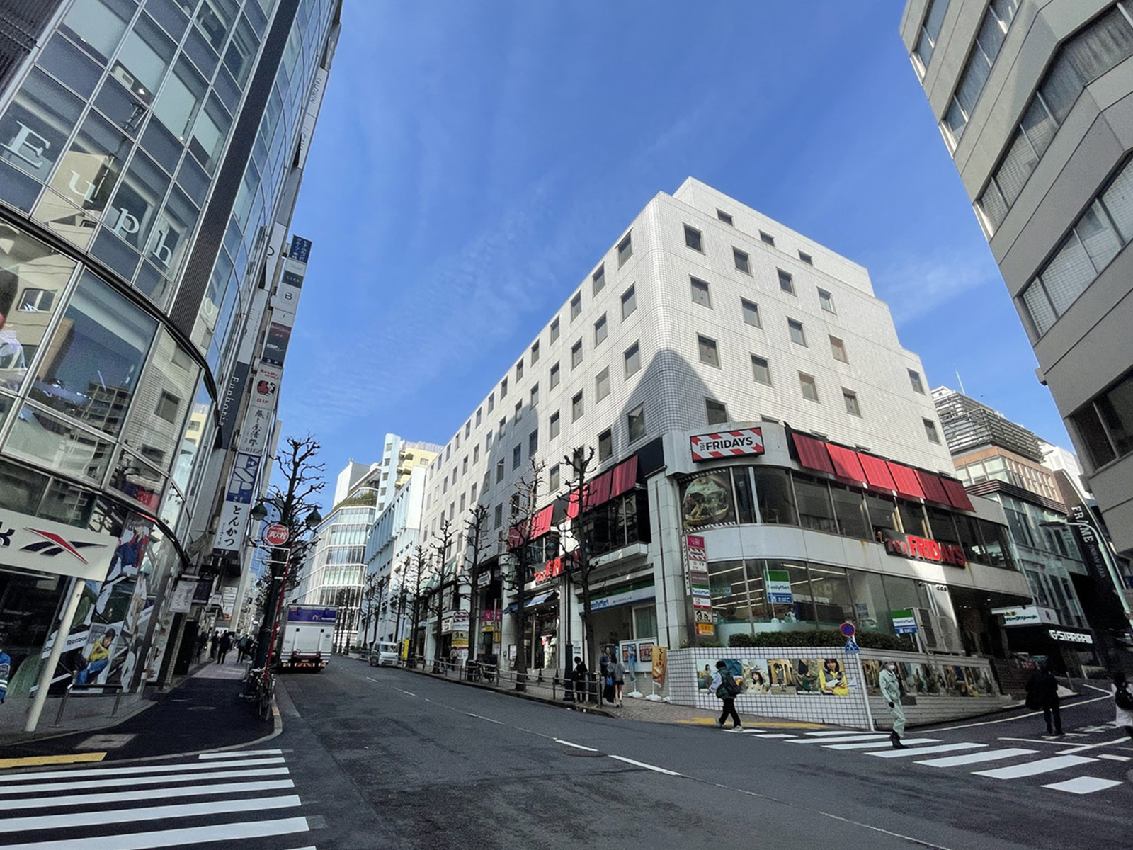 日本生命渋谷アネックス前面の通り