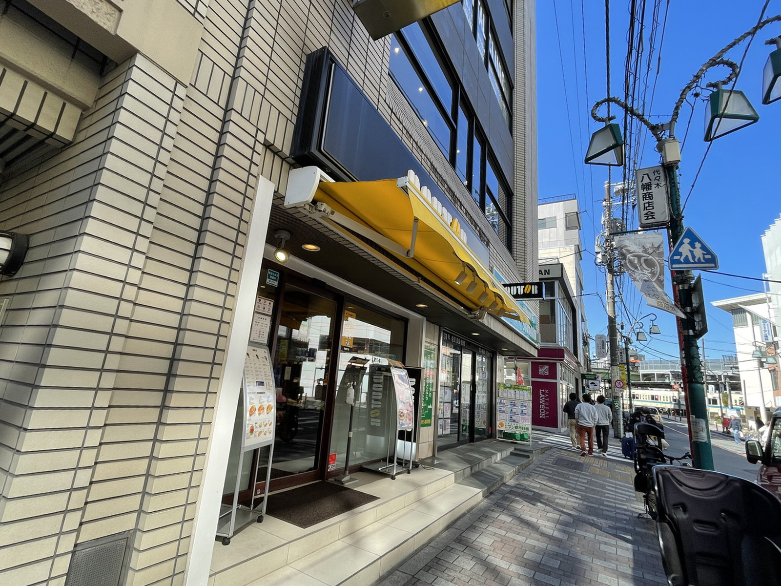 向かいのドトールコーヒーショップ代々木八幡店