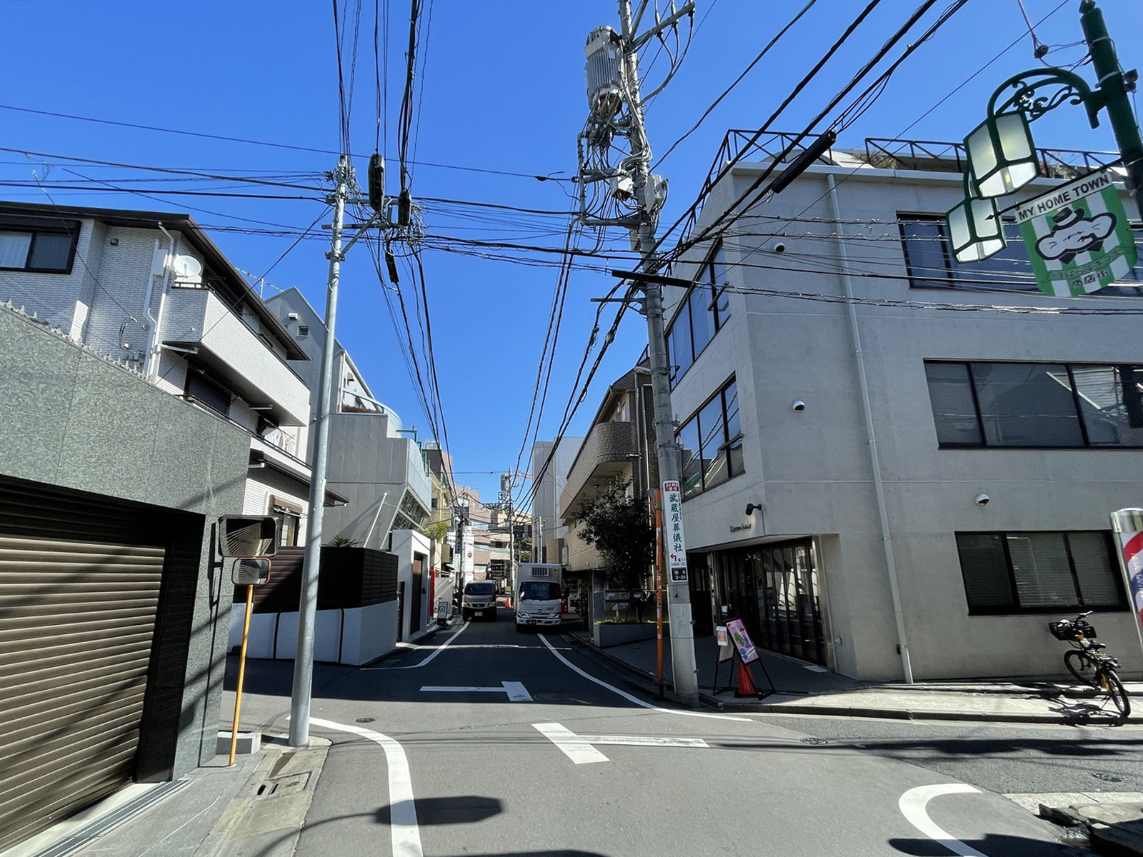周辺は落ち着いた住宅街