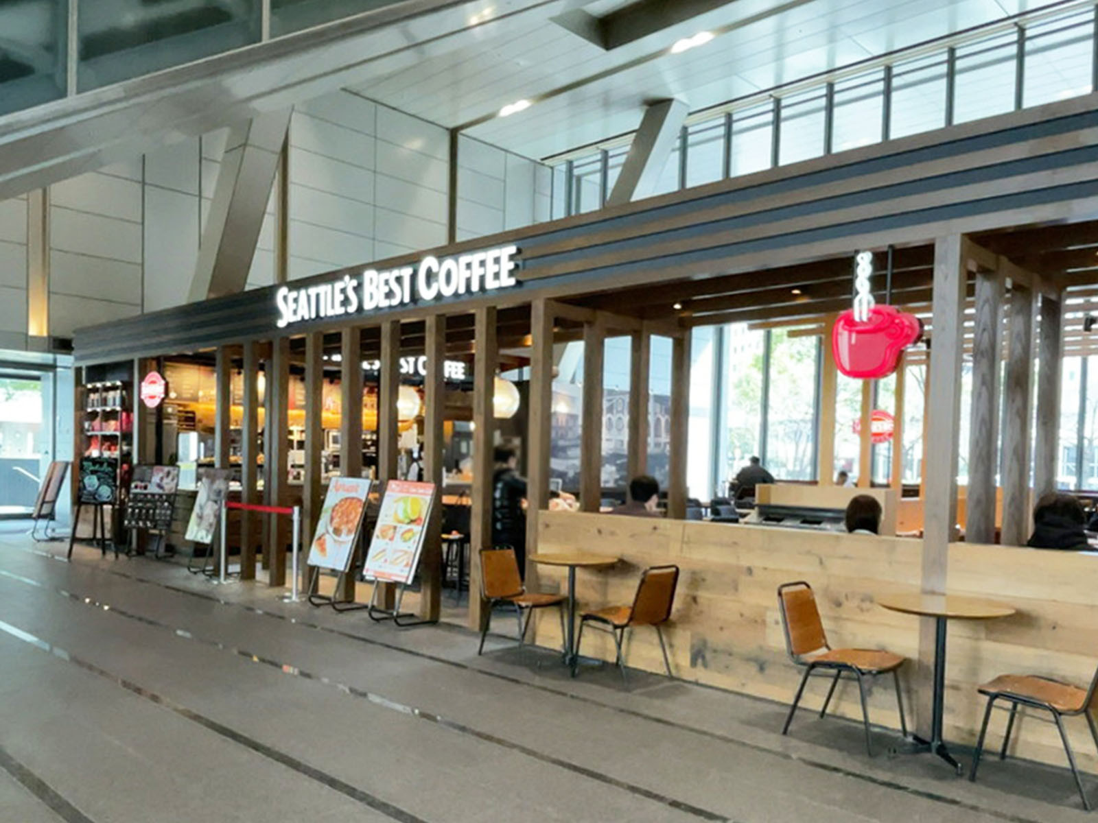 徒歩2分のシアトルズベストコーヒー 梅田DTタワー店
