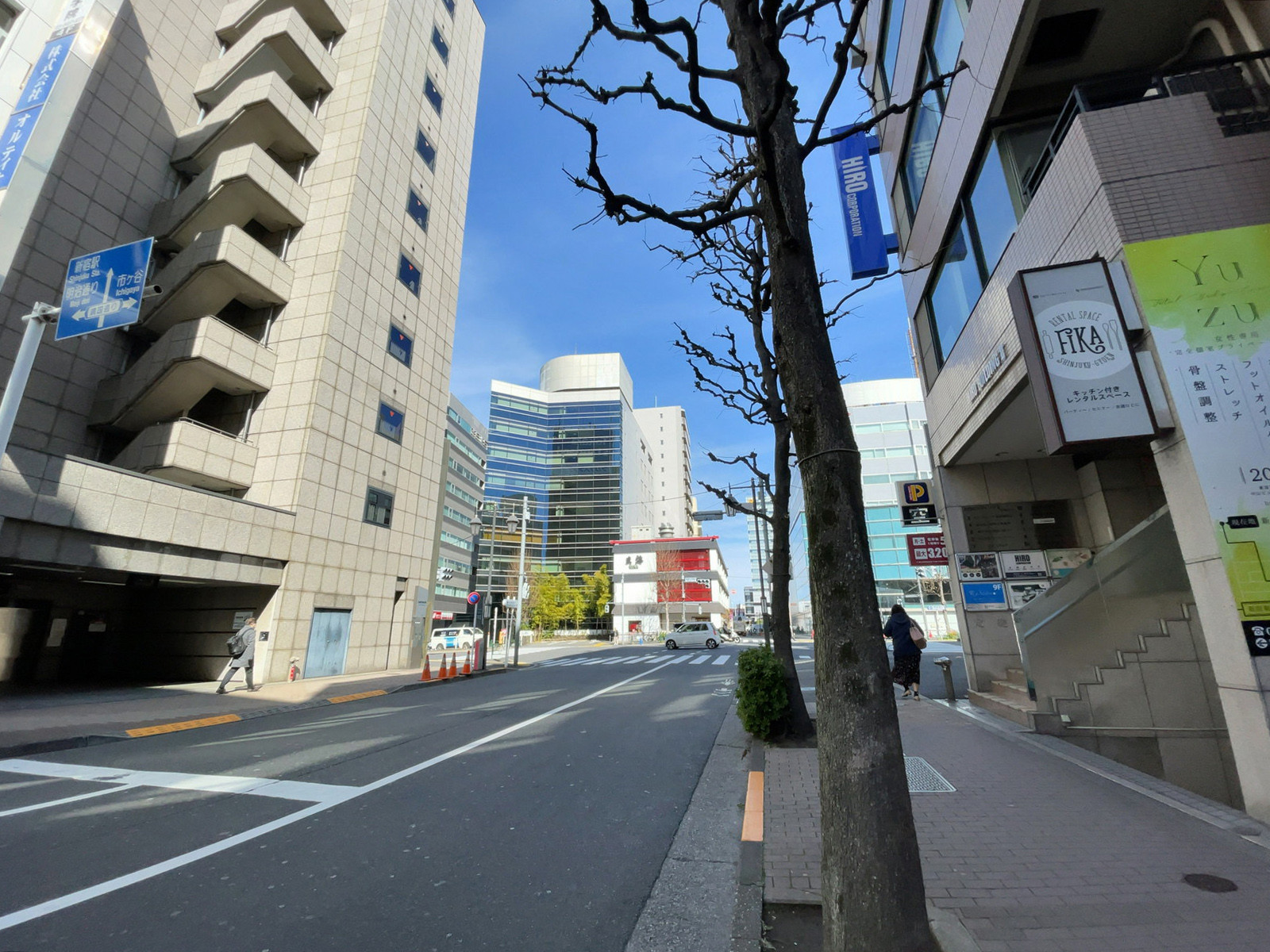 THE KINDAI 15 SHINJUKU前面の通り