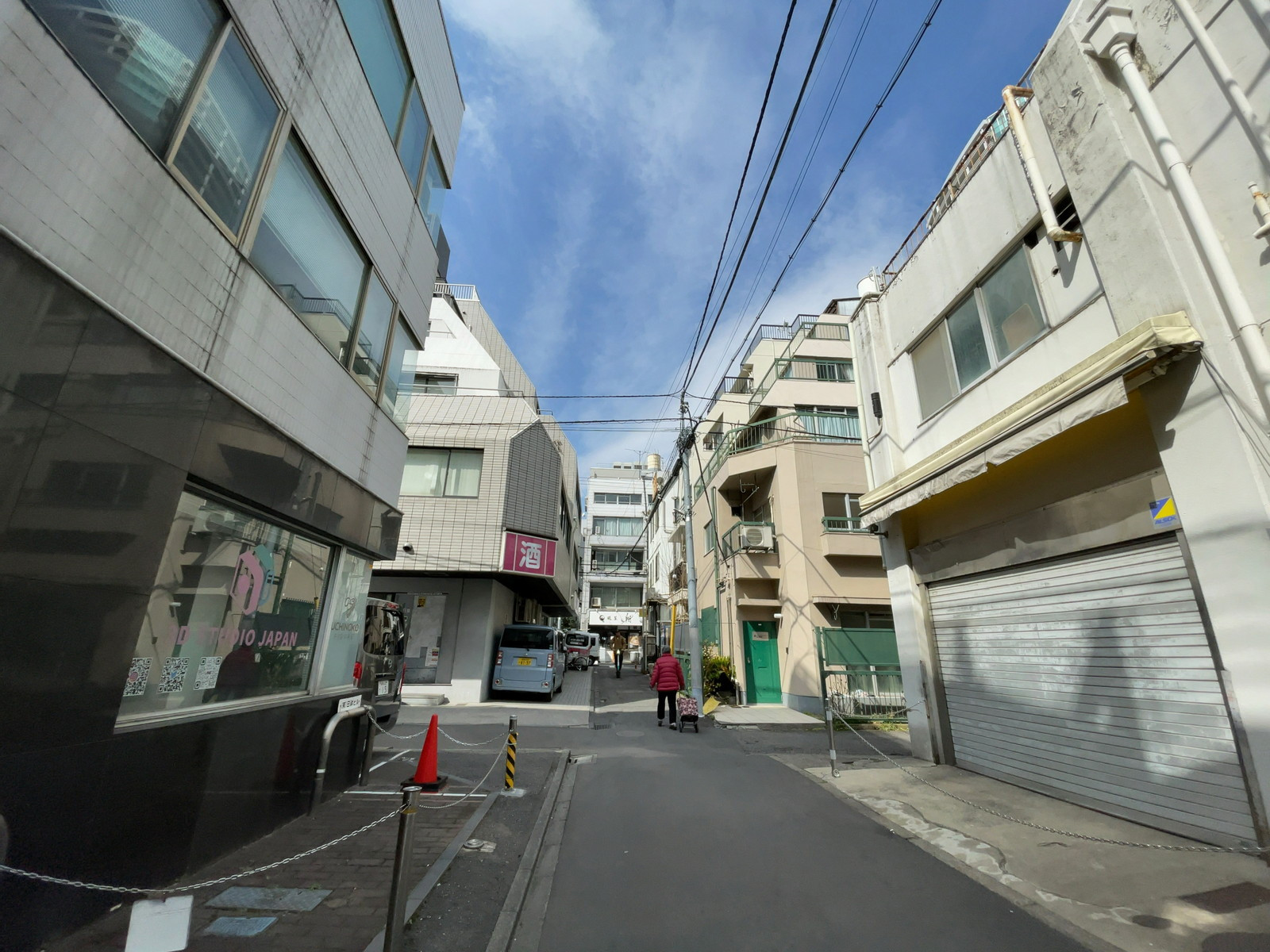 日祥ビル前面の通り