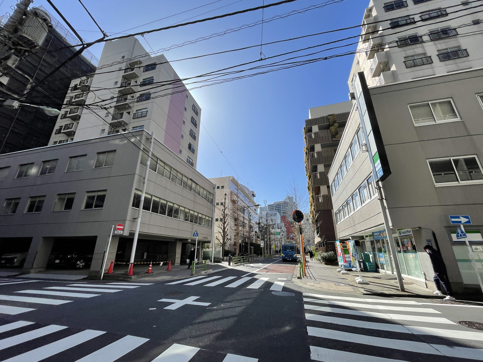 第3SSビル前面の通り