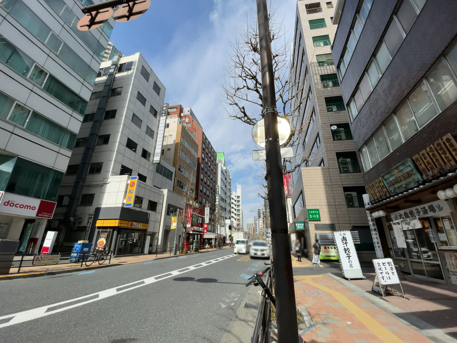 岡山ビル前面の通り