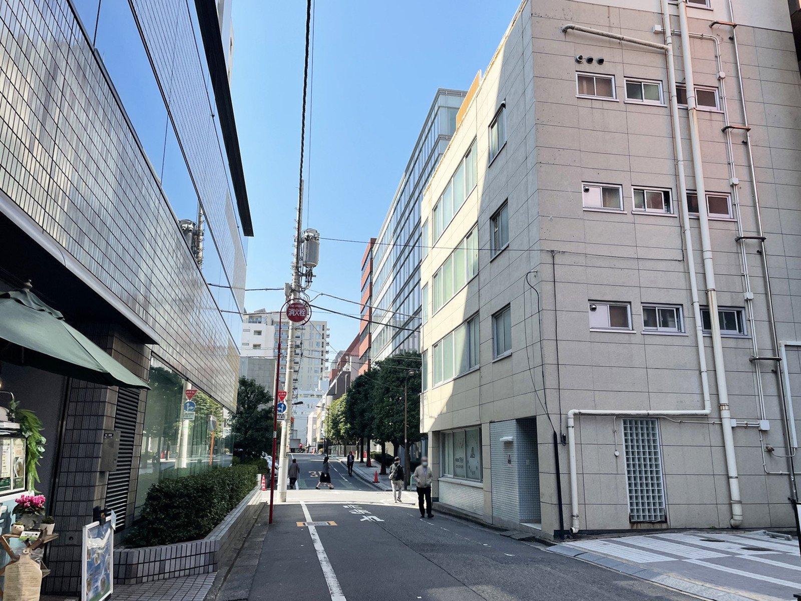 フタバ九段ビル前面の通り