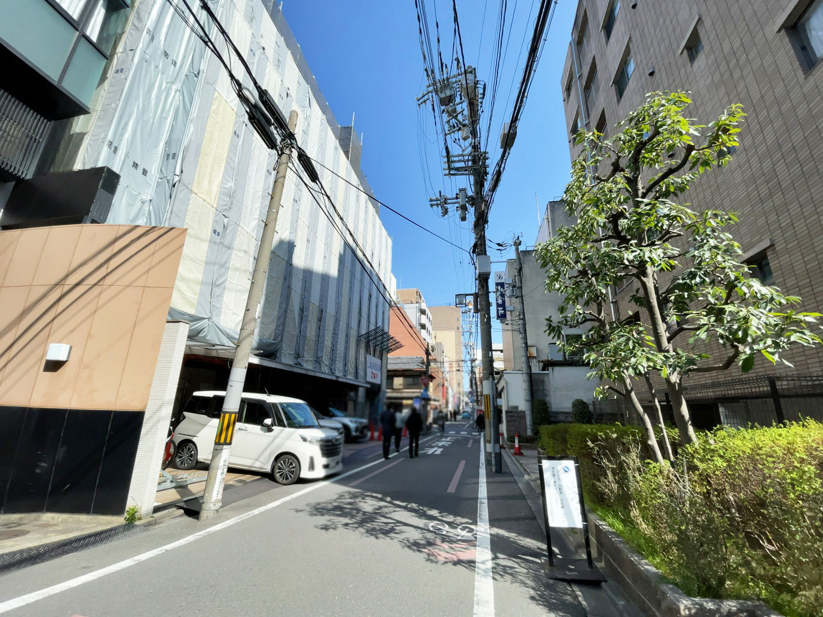 シーステージ烏丸前面の通り