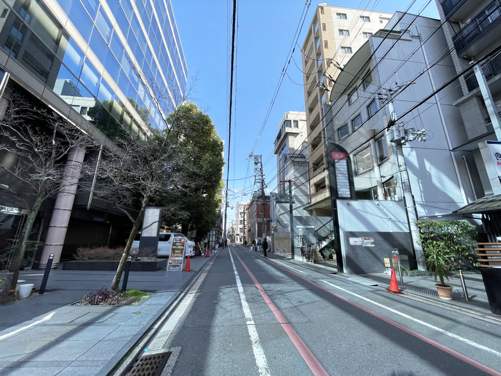 ヒライビル前面の通り