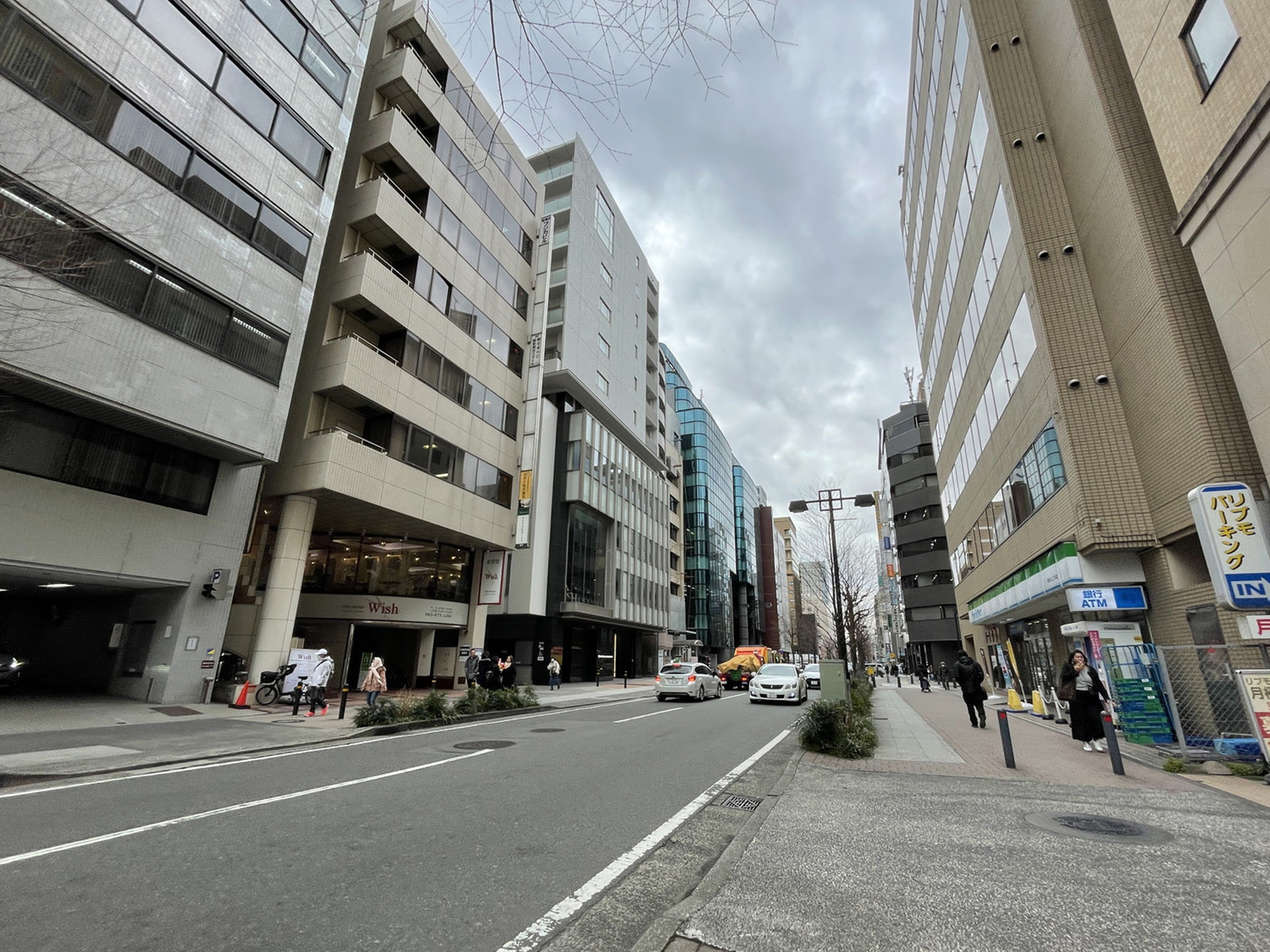 新横浜フジカビル前面の通り