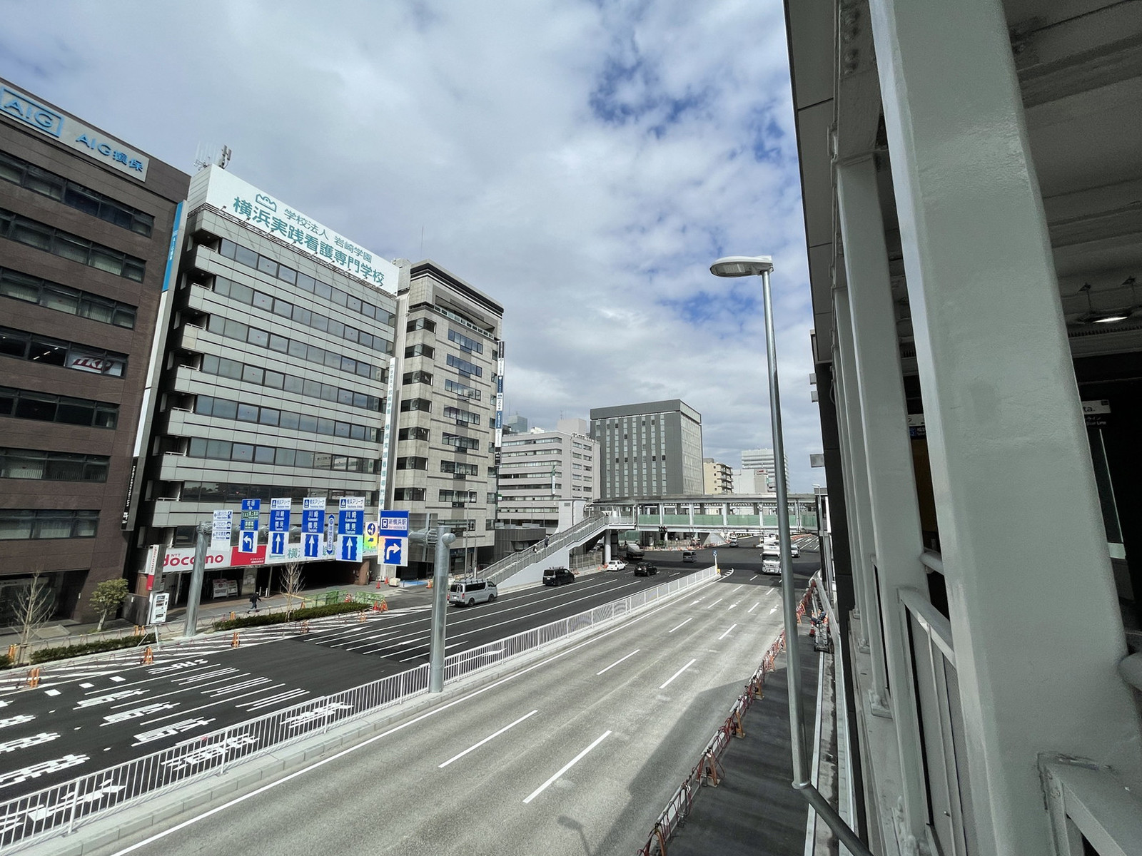 新横浜中央ビル前面の通り