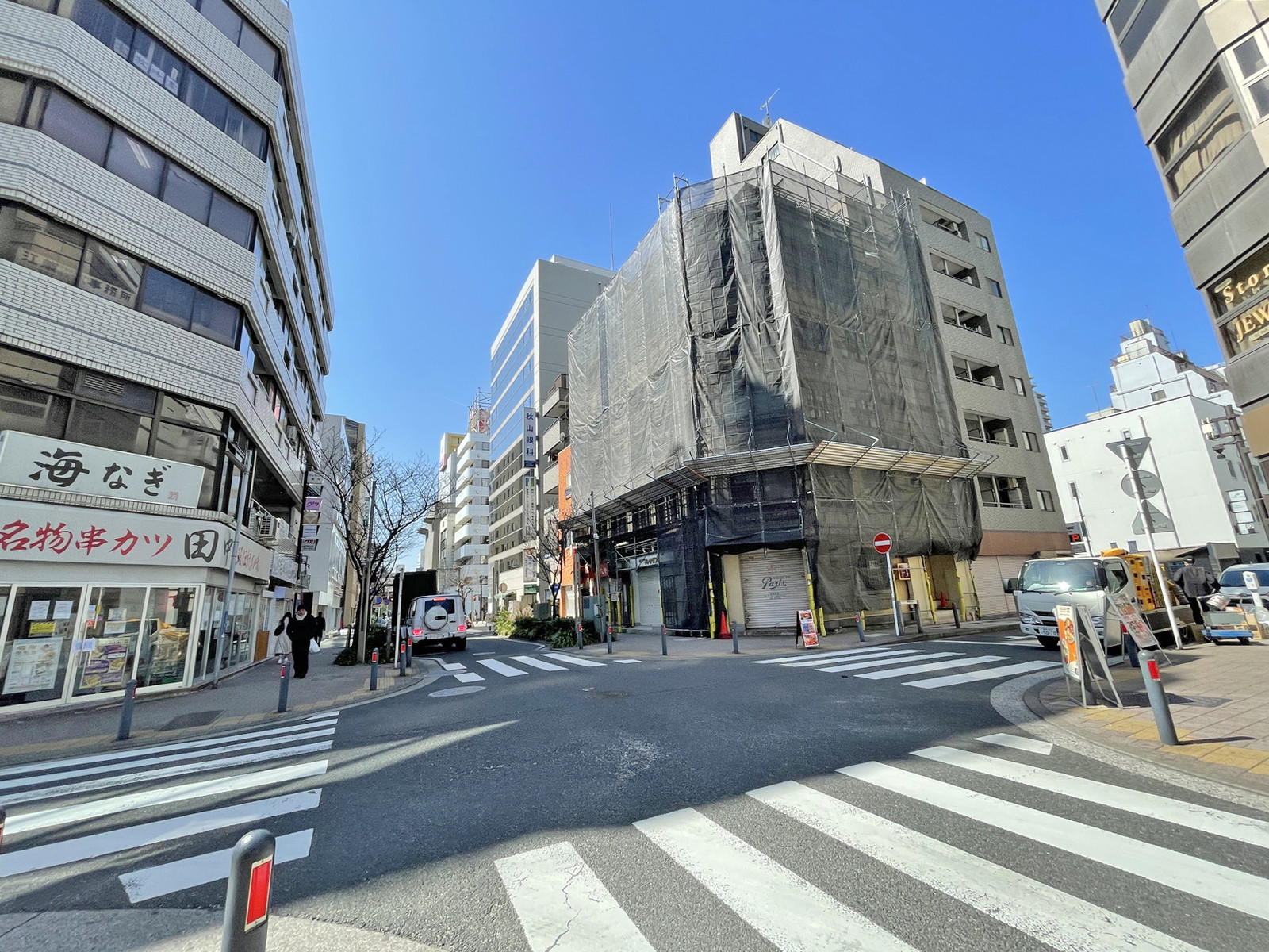 アライアンス関内ビル前面通り