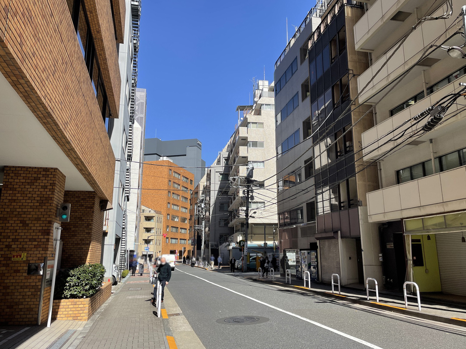 大鵬ビル前面の通り
