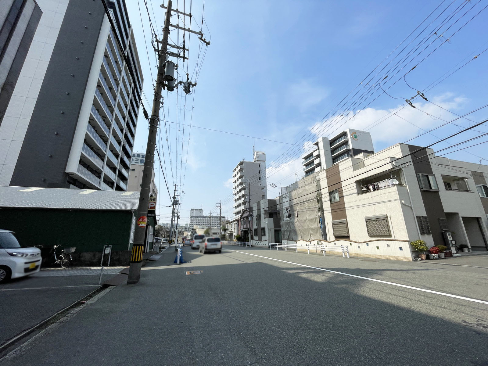 堀江ビル前面の通り