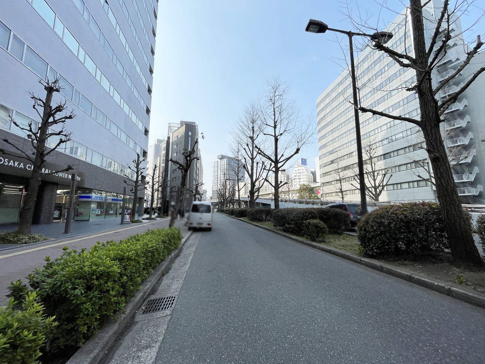 中央ビル前面の通り