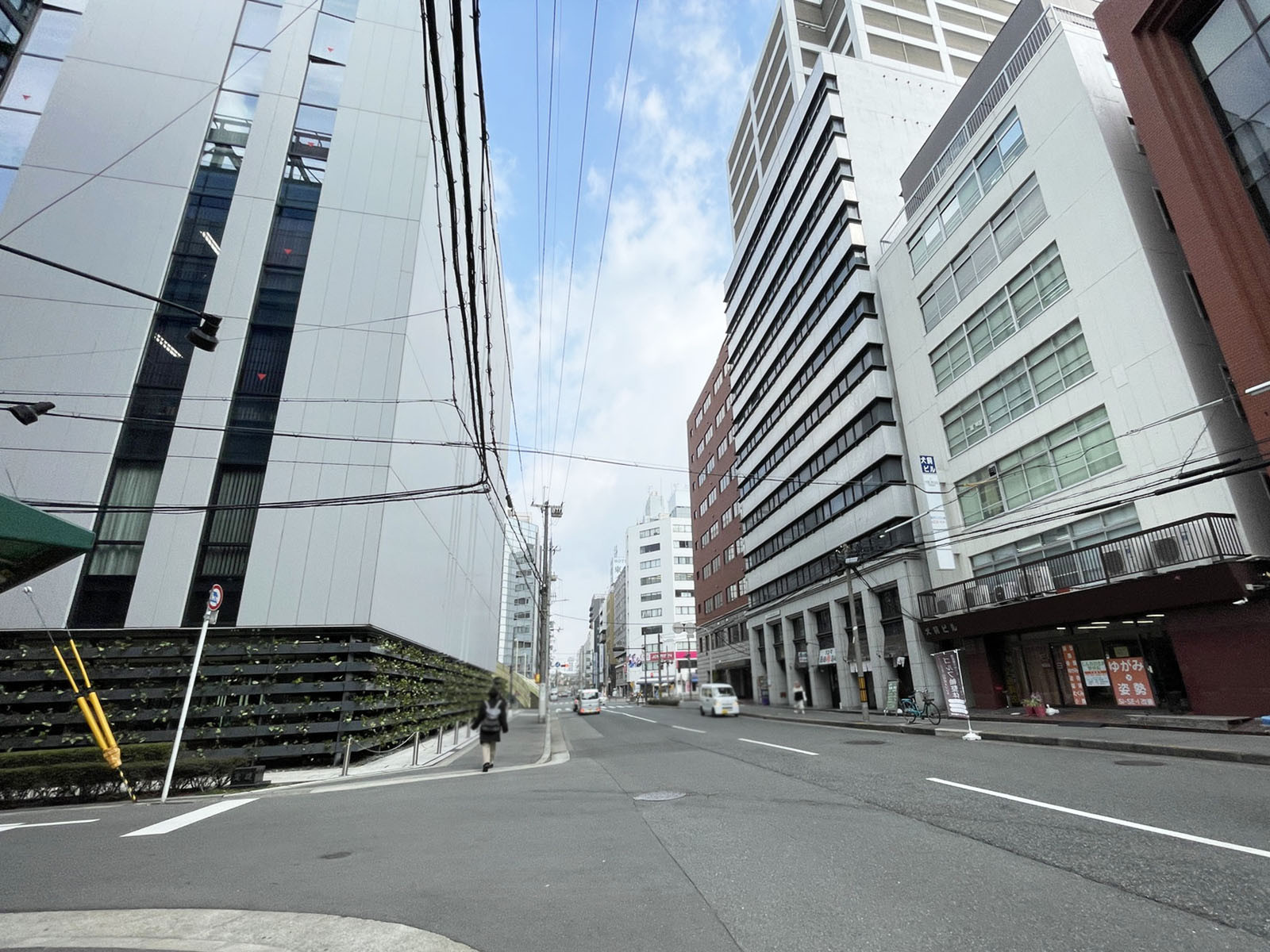 新大阪第11山よしビル前面の通り