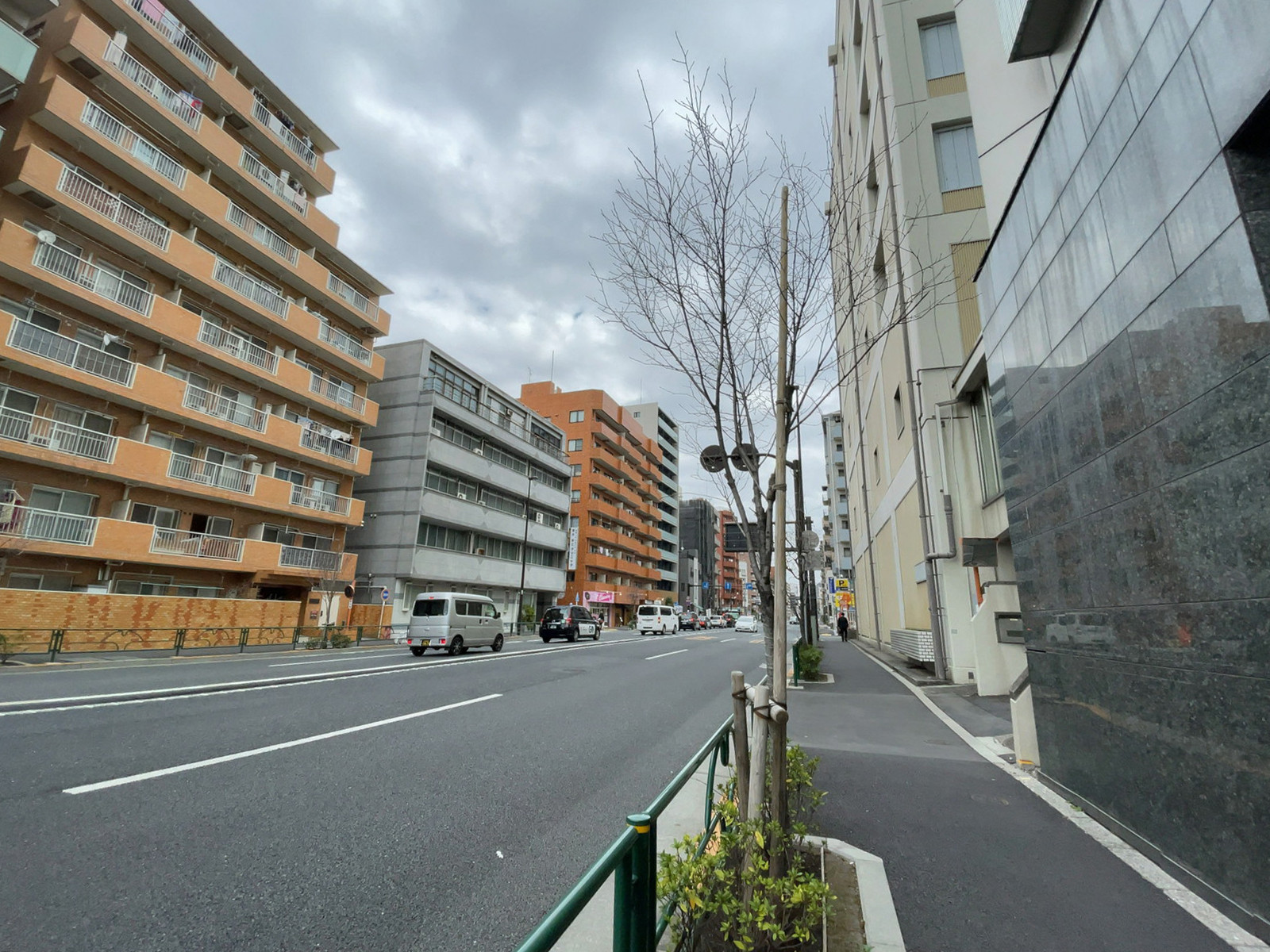 さくらいビル前面の通り