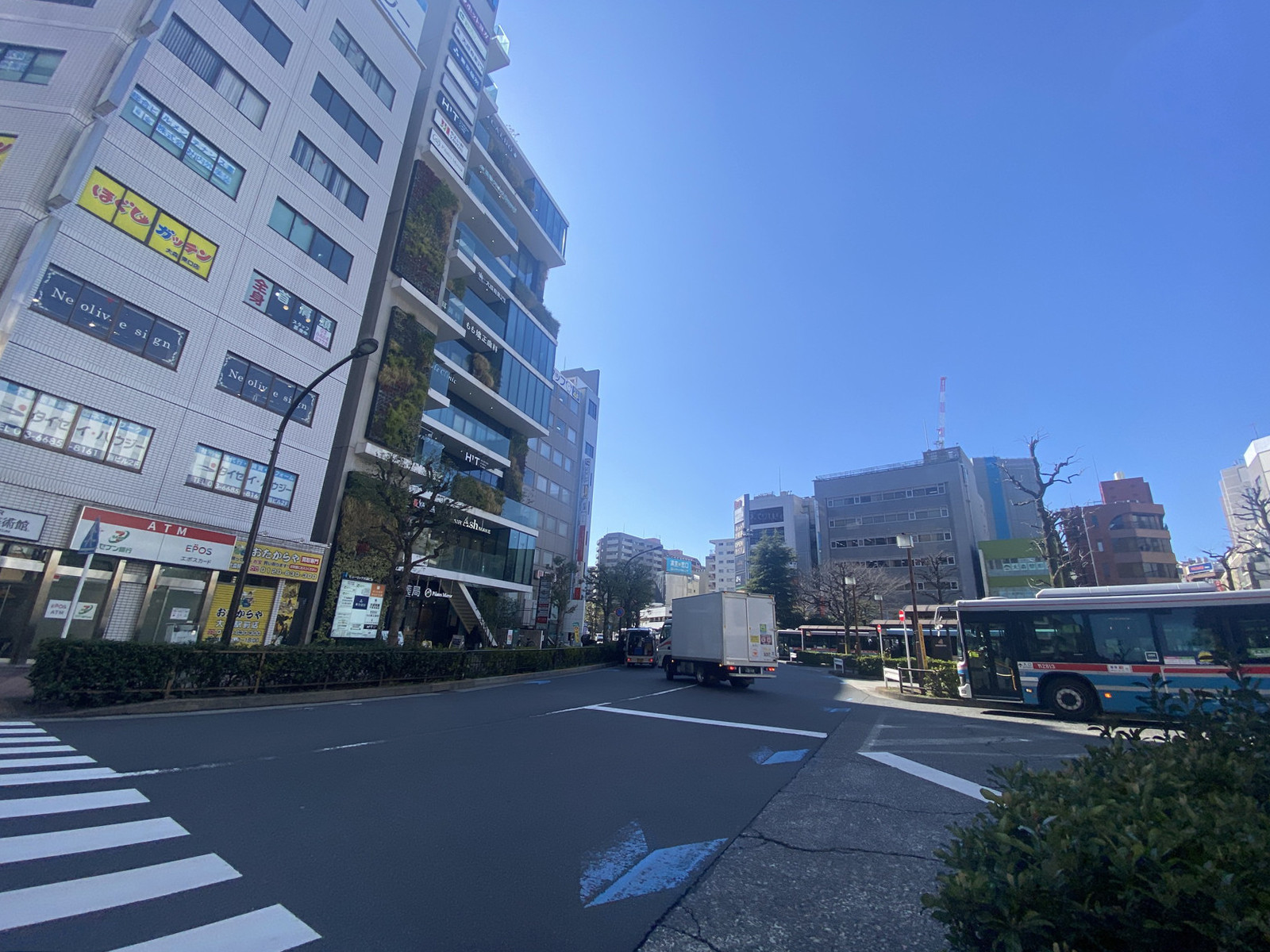 興産大森ビル前面の通り