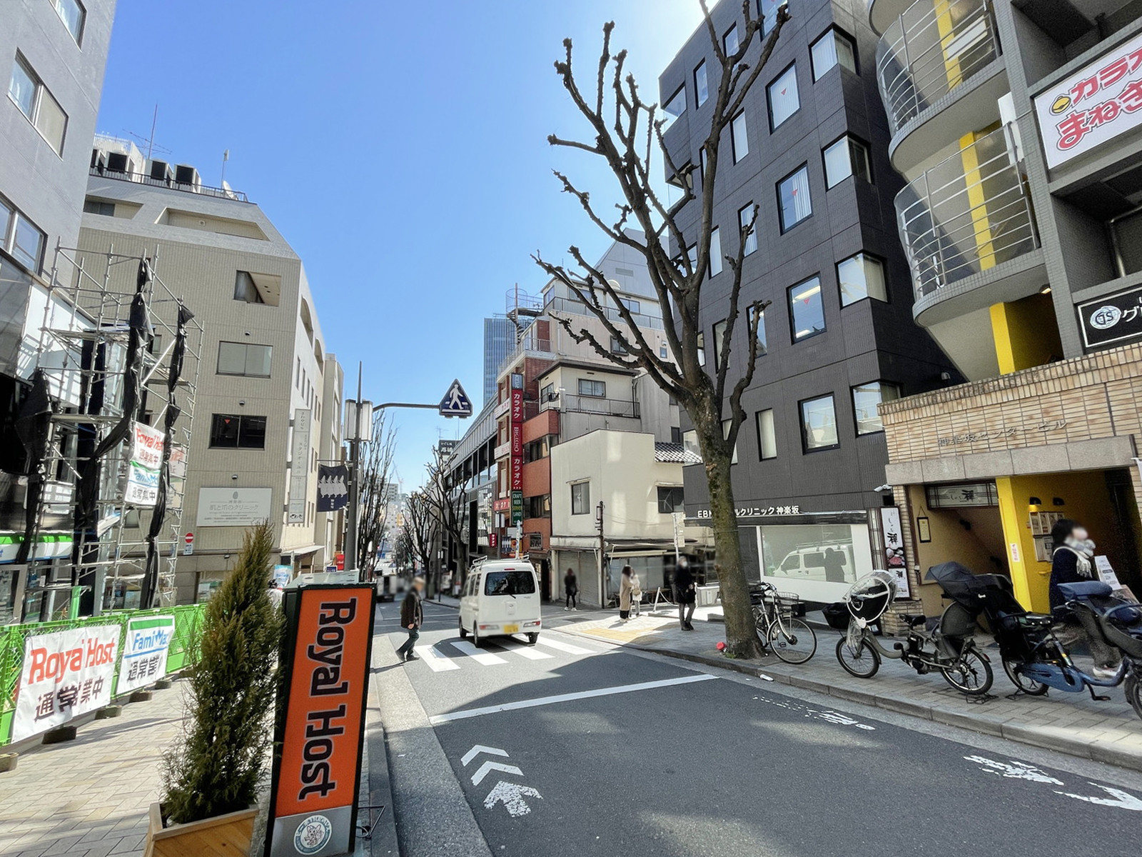 神楽坂山本ビル前面の神楽坂