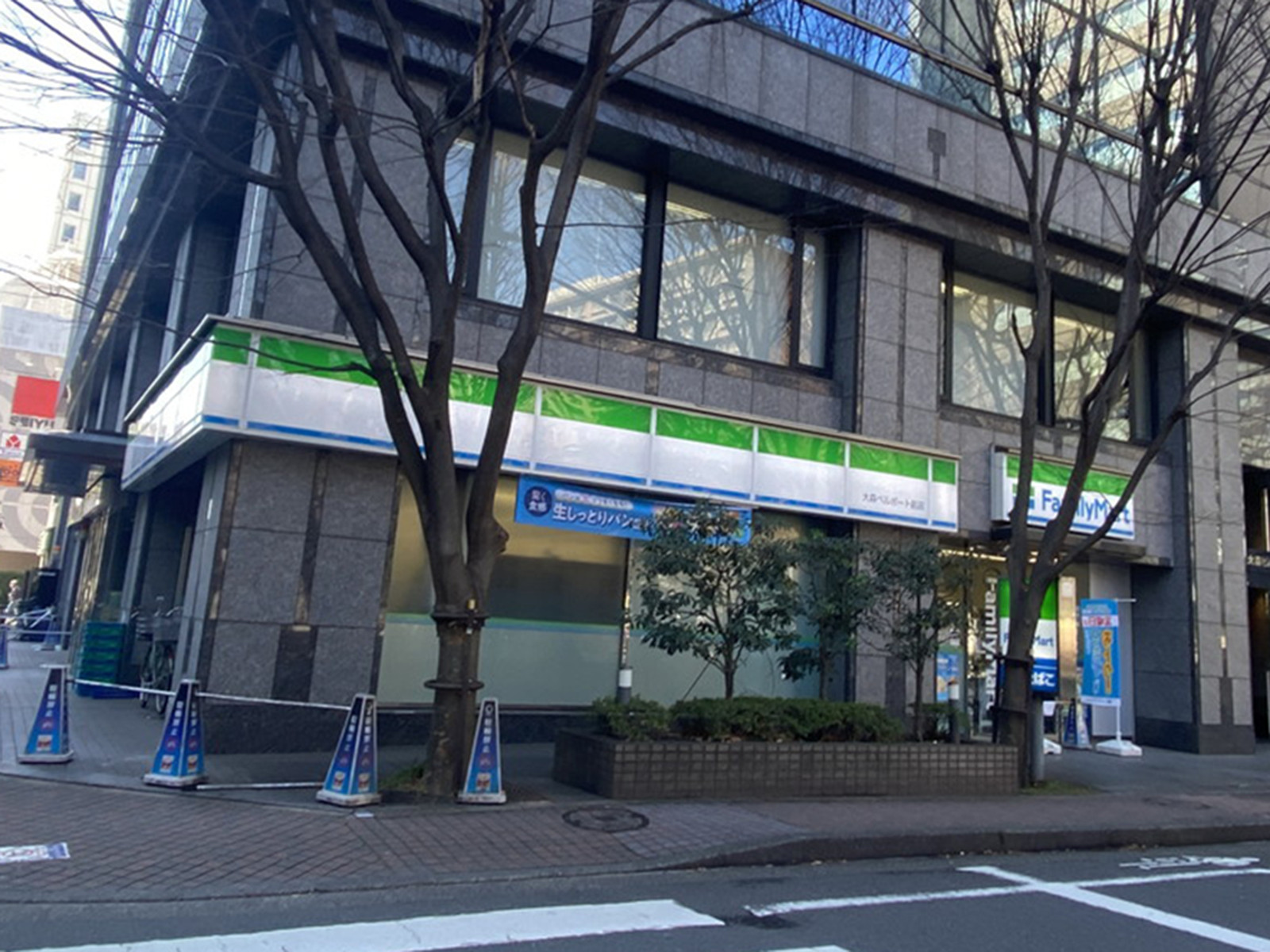 徒歩1分のファミリーマート大森ベルポート前店