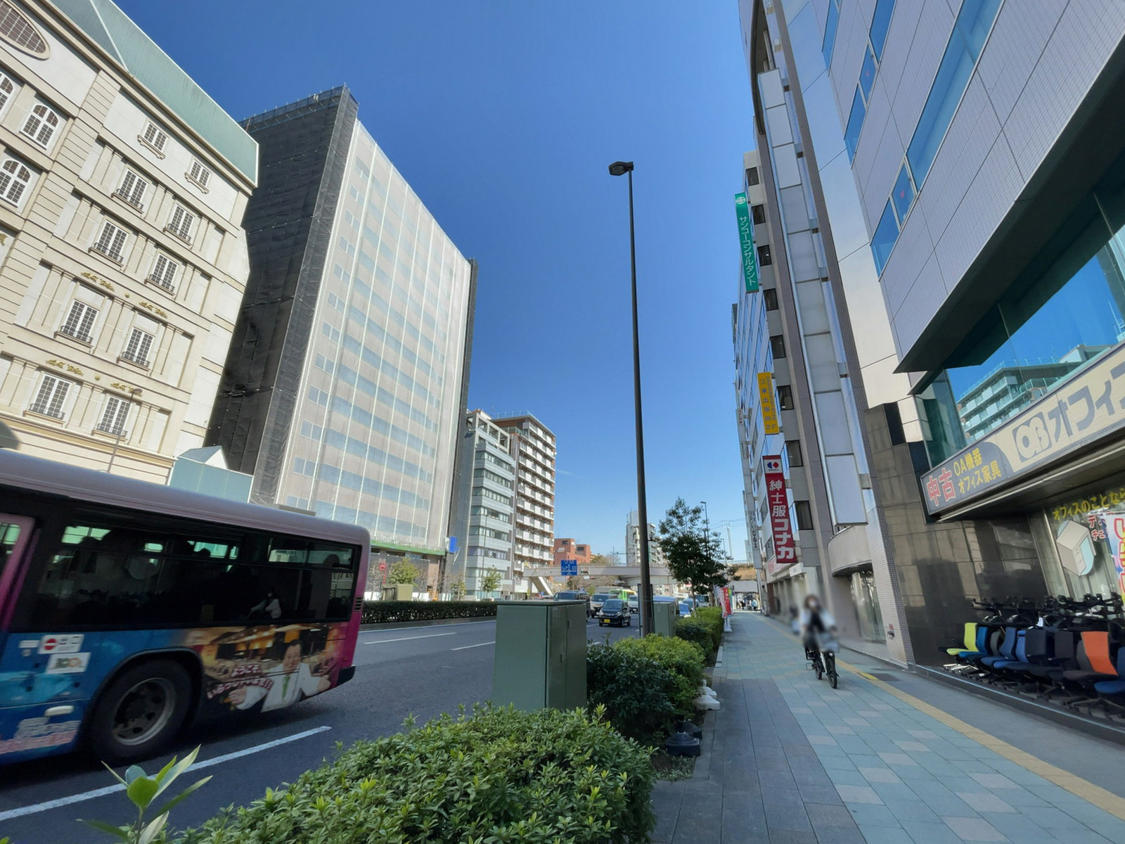 飯野ビル前面の京葉道路