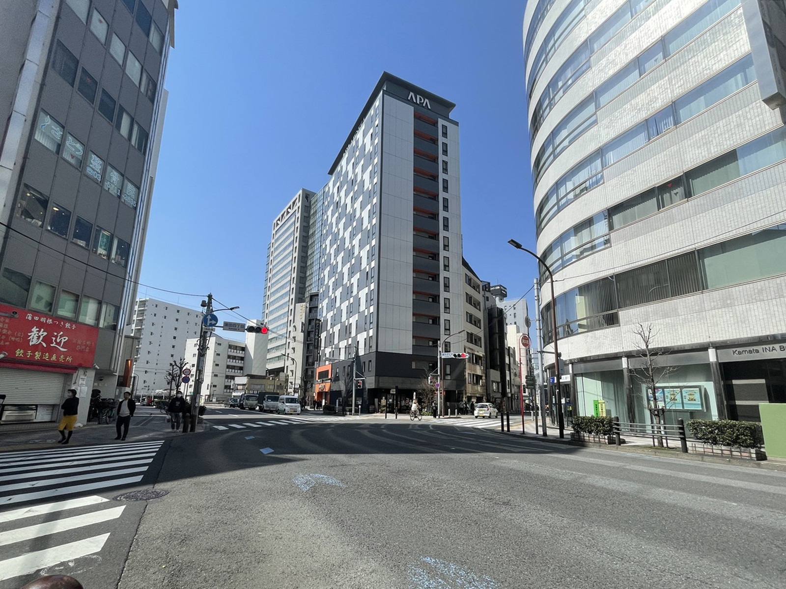 楓葵ビル前面の通り