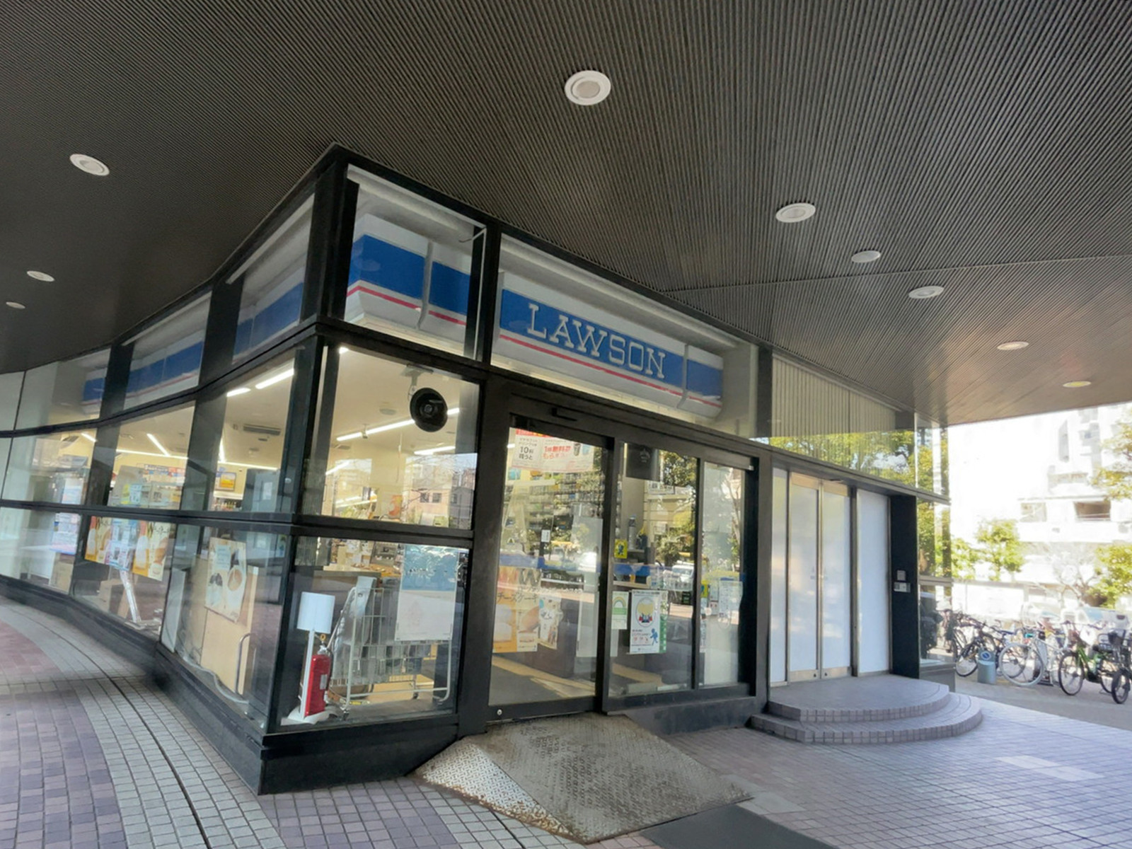 敷地内のローソン テクノポート蒲田店