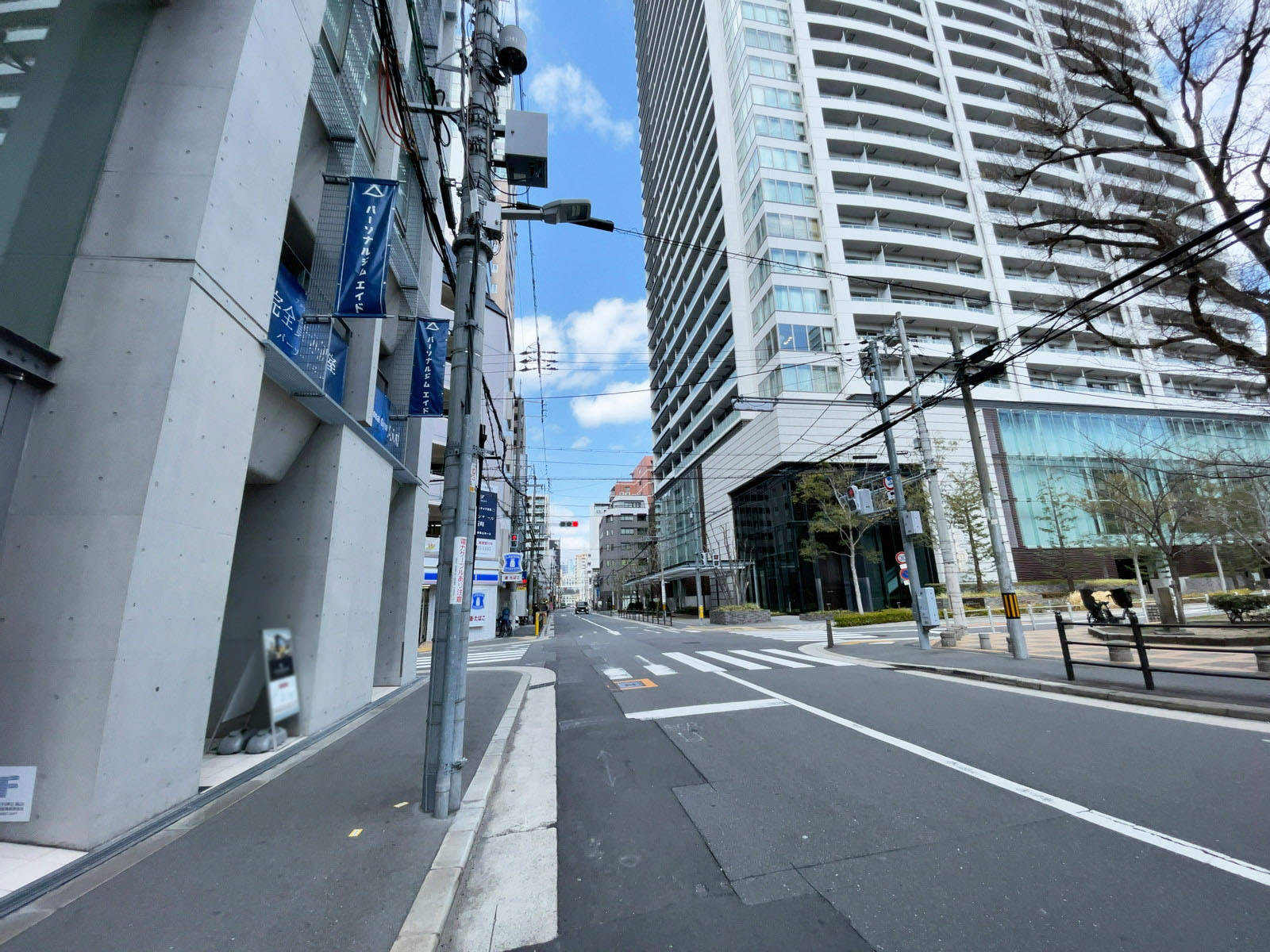 ONE SHINMACHI前面の通り