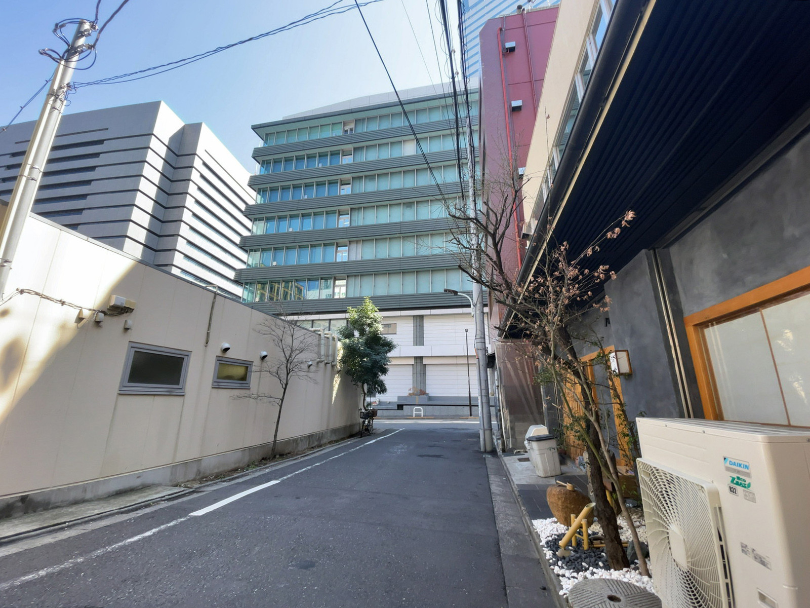 赤坂BTビル前面の通り