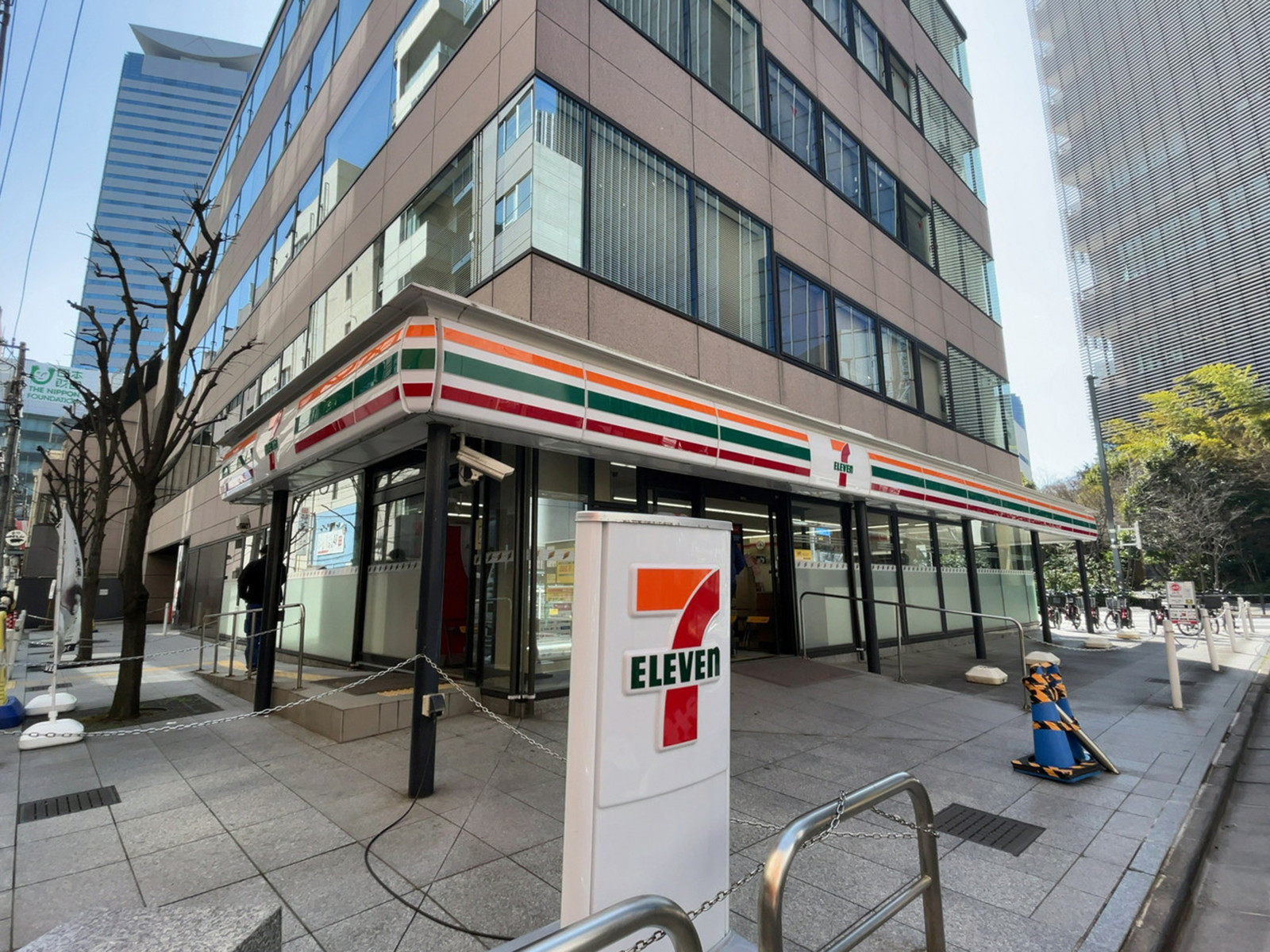 徒歩2分のセブンイレブン 港区溜池山王店