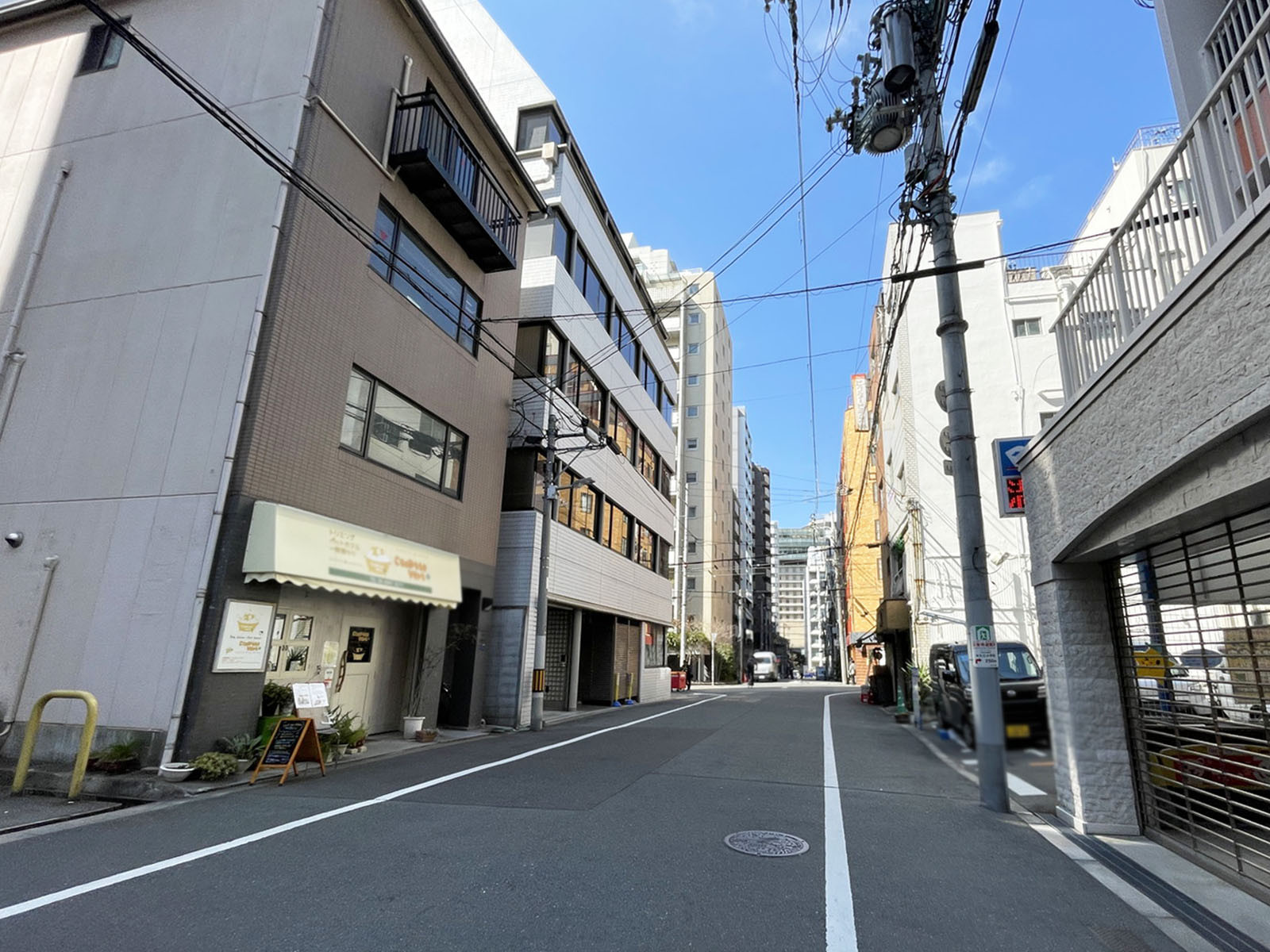 宮脇ビル前面の通り