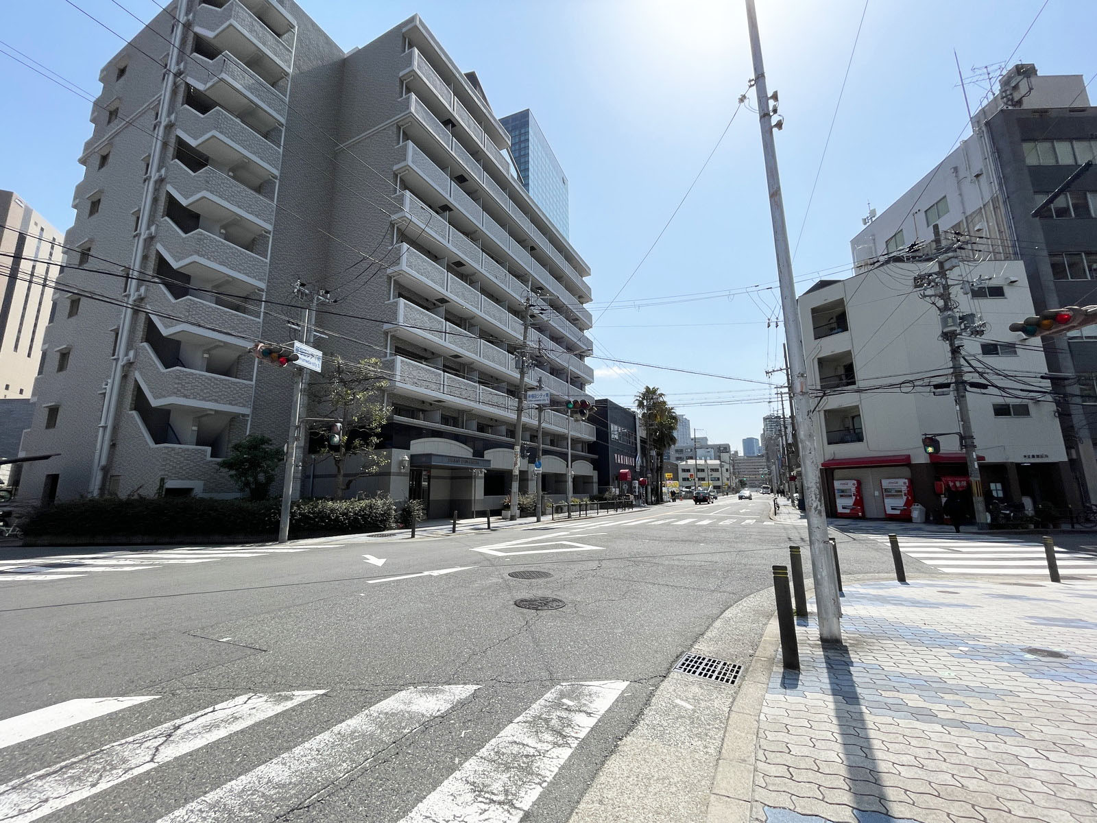 梅田スカイビル タワーイースト前面の通り