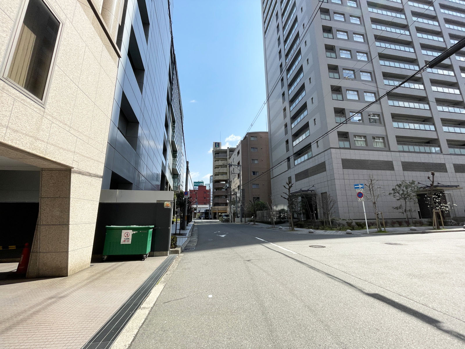 フジテラス大阪梅田前面の通り