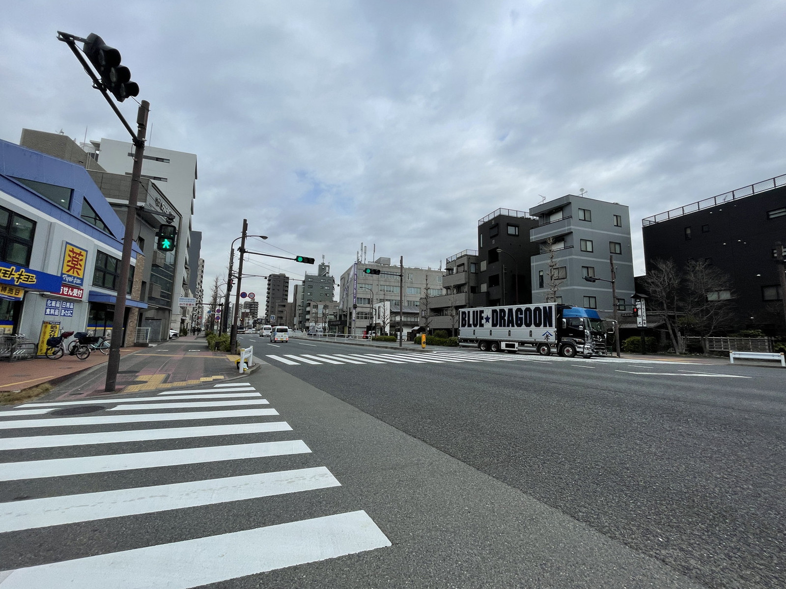 東邦ビル羽田前面の通り